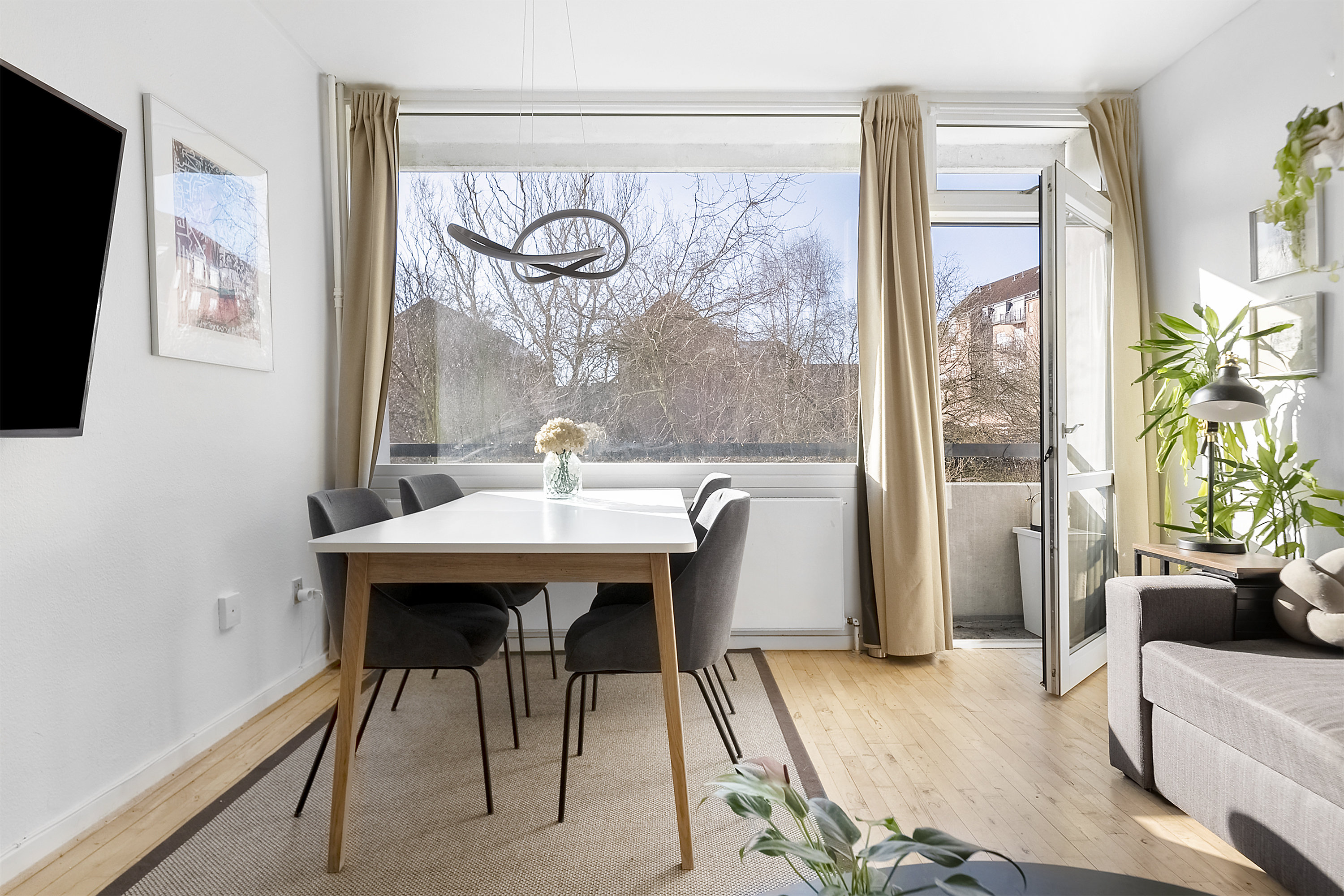 Fremhævet spisekøkken billede i fuldskærmstilstand. Billede af Edouard Suensons Gade 6, 1. u., Trøjborg, 8200 Aarhus N