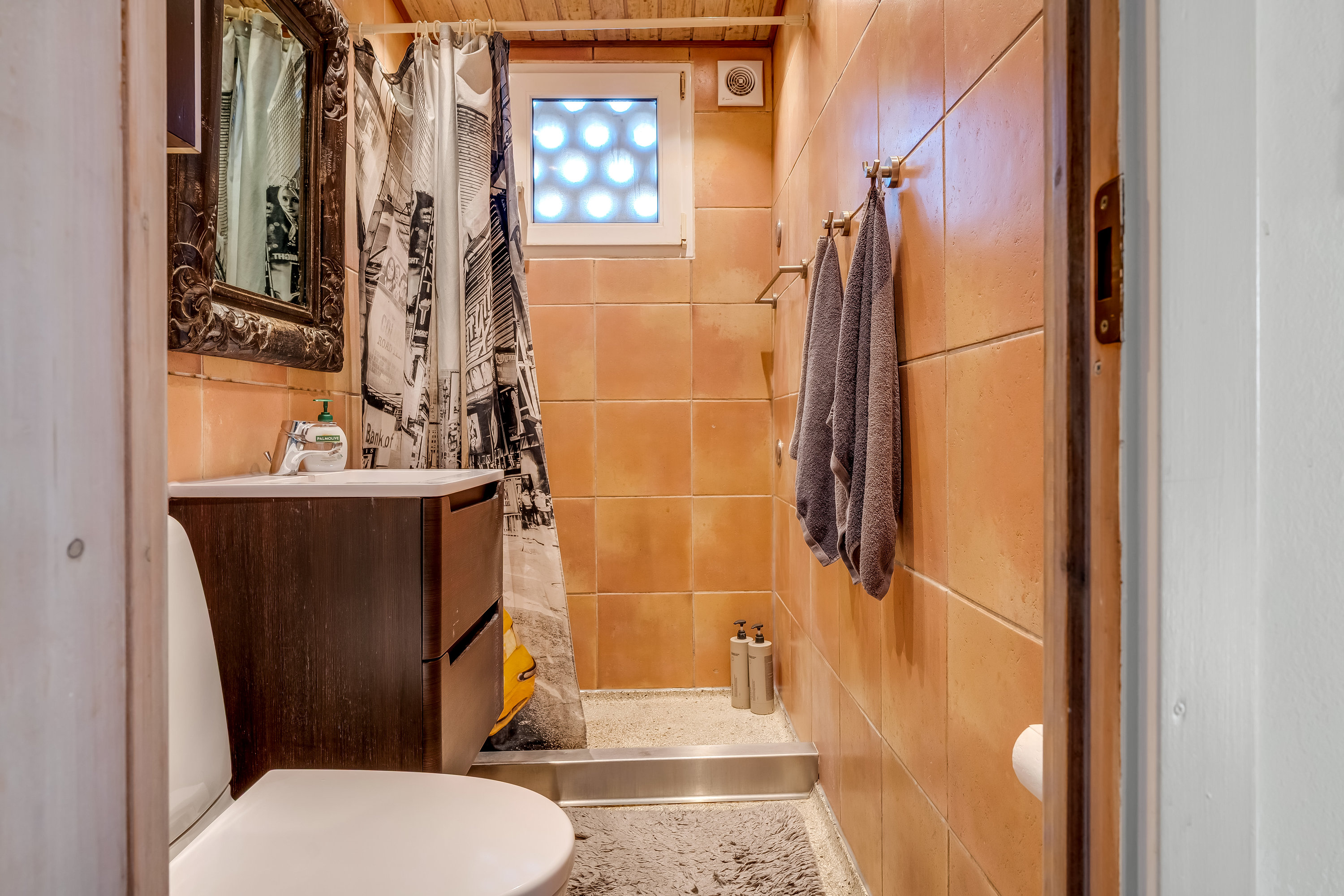 Fremhævet badeværelse billede i fuldskærmstilstand. Billede af Lyngevej 10, Uvelse, 3550 Slangerup