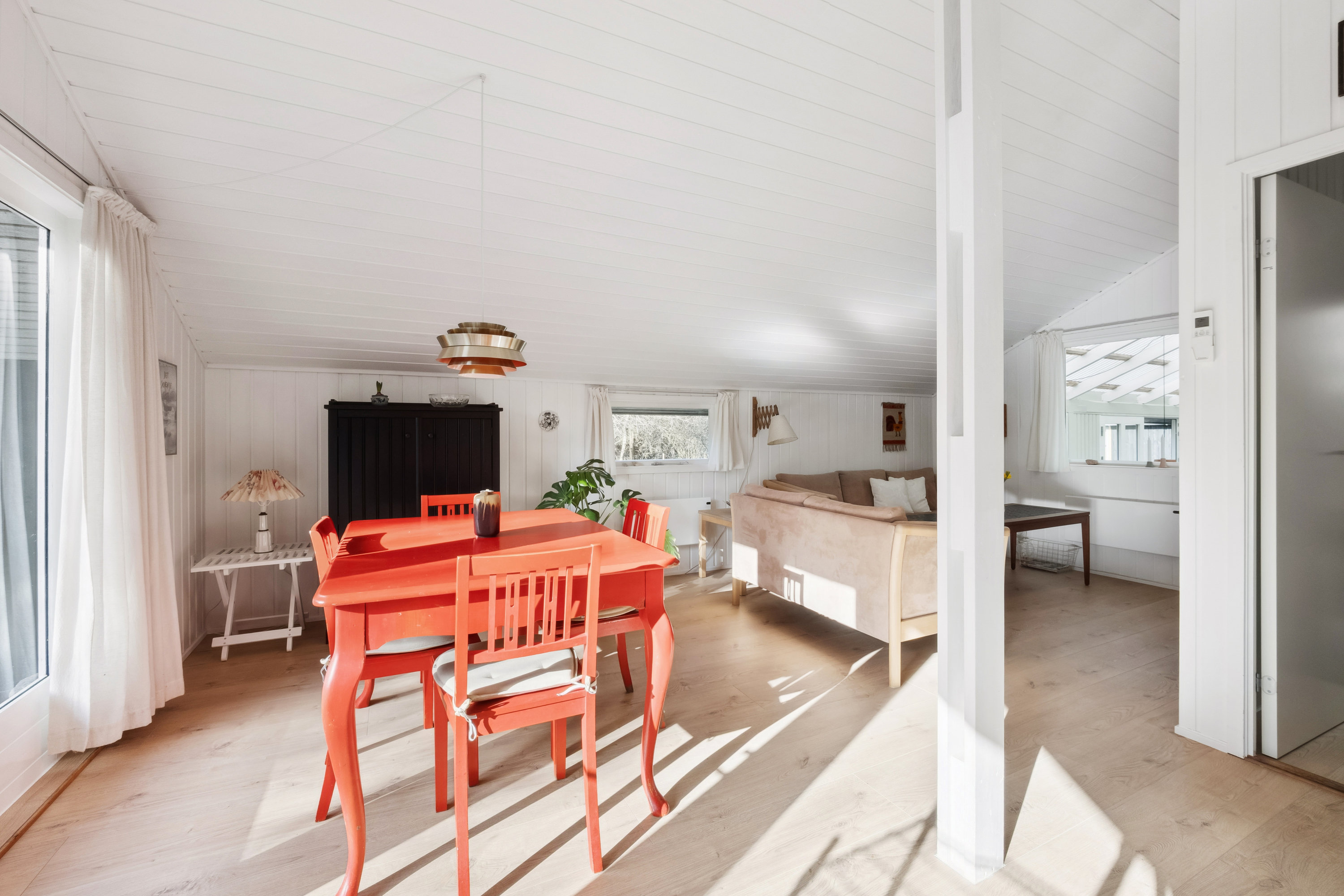 Fremhævet stue billede i fuldskærmstilstand. Billede af Gammel Færgevej 77, Sillerslev, 7990 Øster Assels