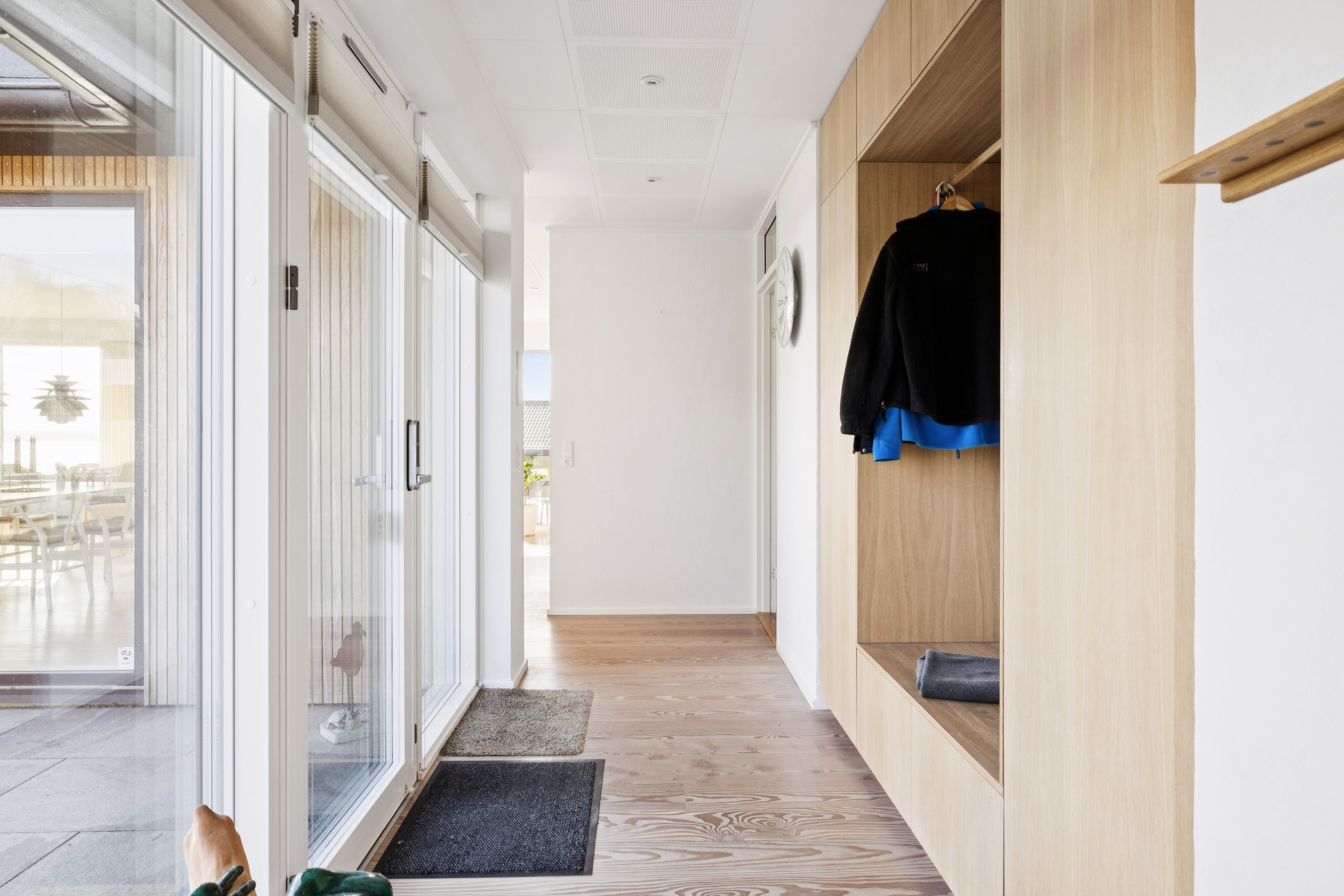 Fremhævet gang billede i fuldskærmstilstand. Billede af Stenhøjvej 16, Følle Strand, 8410 Rønde