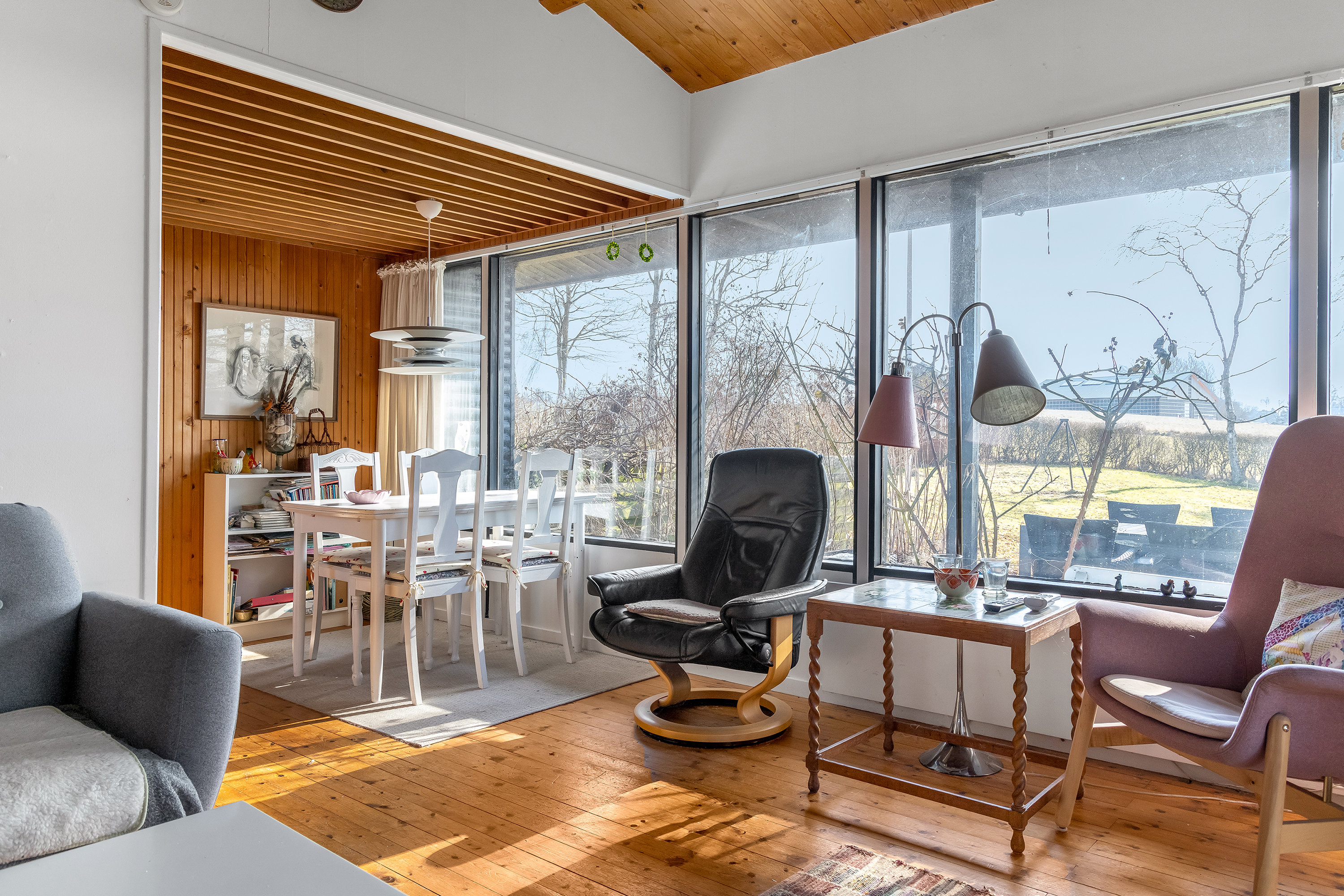 Fremhævet stue billede i fuldskærmstilstand. Billede af Lundevangen 17, 3210 Vejby