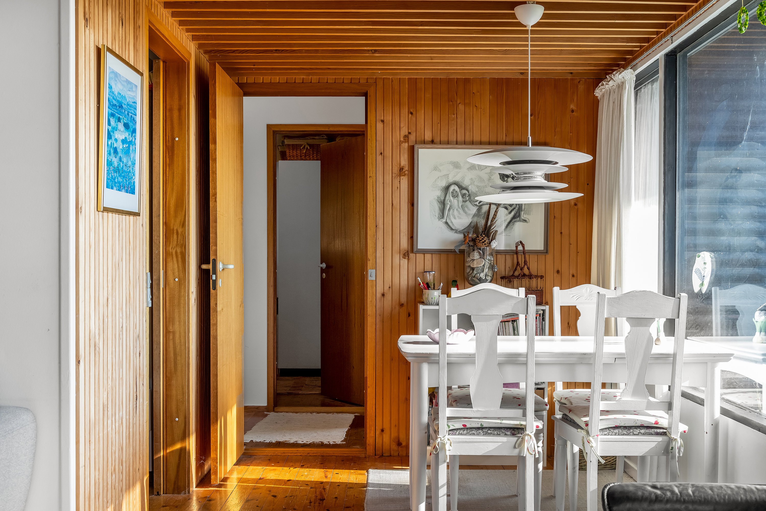 Fremhævet stue billede i fuldskærmstilstand. Billede af Lundevangen 17, 3210 Vejby