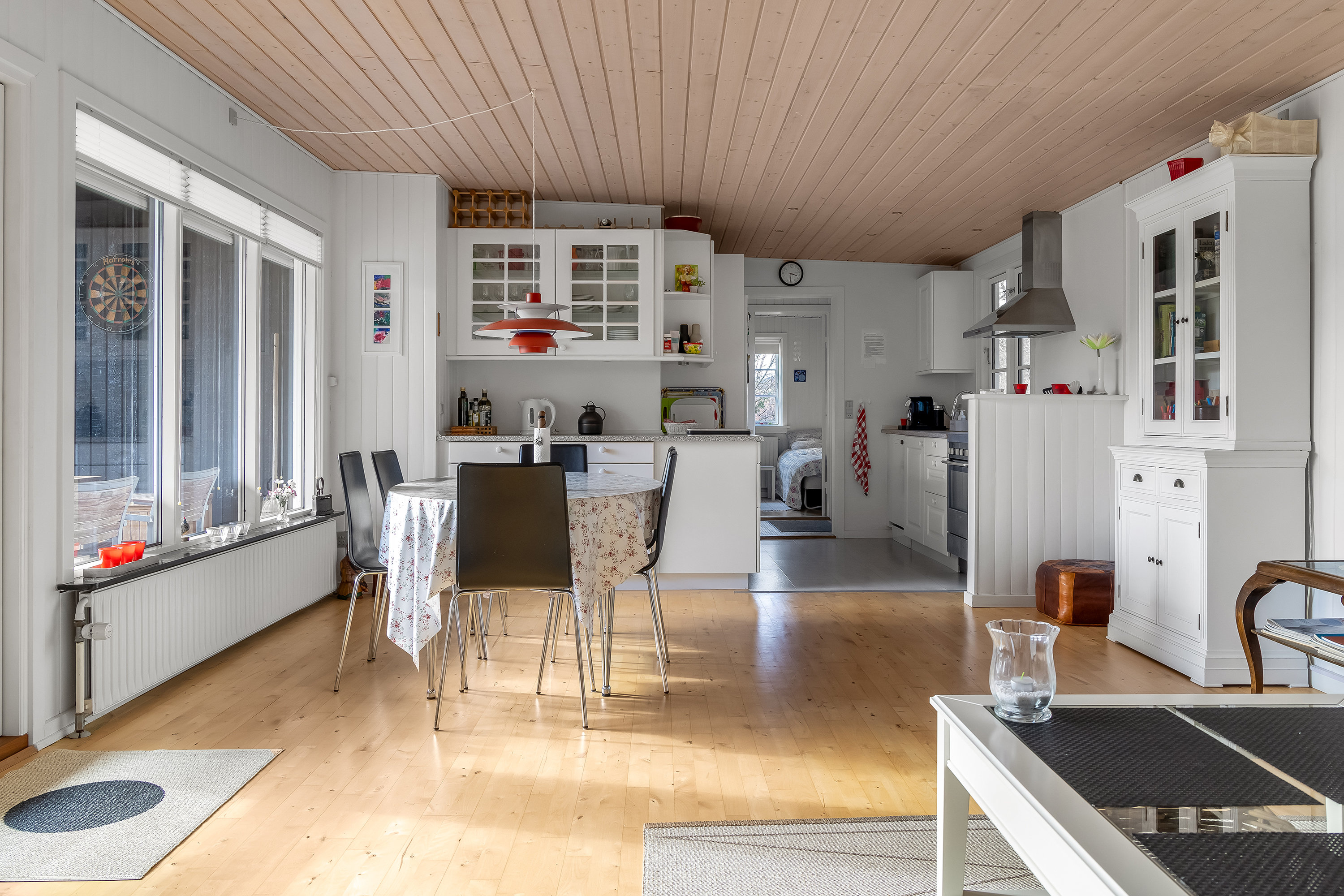 Fremhævet stue billede i fuldskærmstilstand. Billede af Stubbevangen 4, Nakkehoved, 3250 Gilleleje