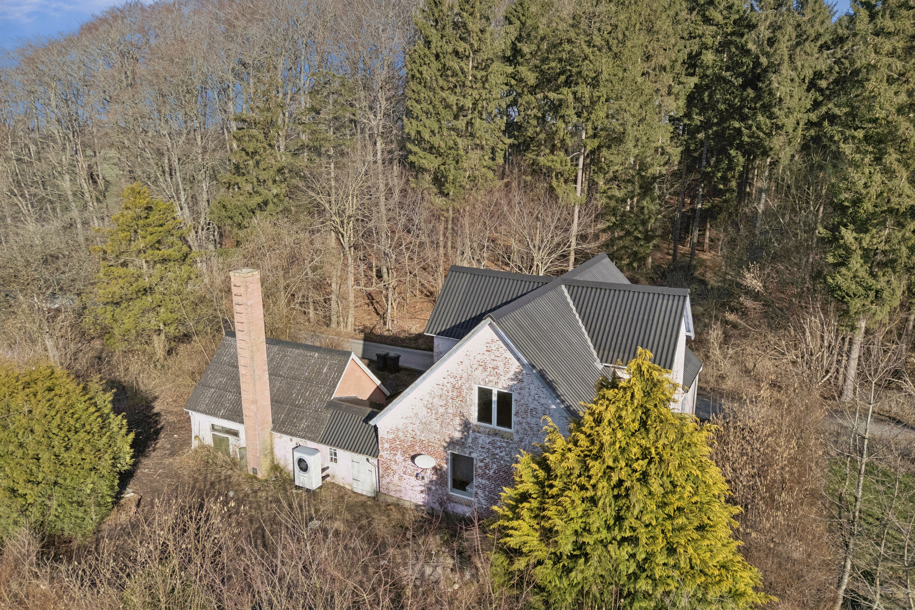 Fremhævet set fra haven billede i fuldskærmstilstand. Billede af Tingskovvej 26, Espe, 5750 Ringe