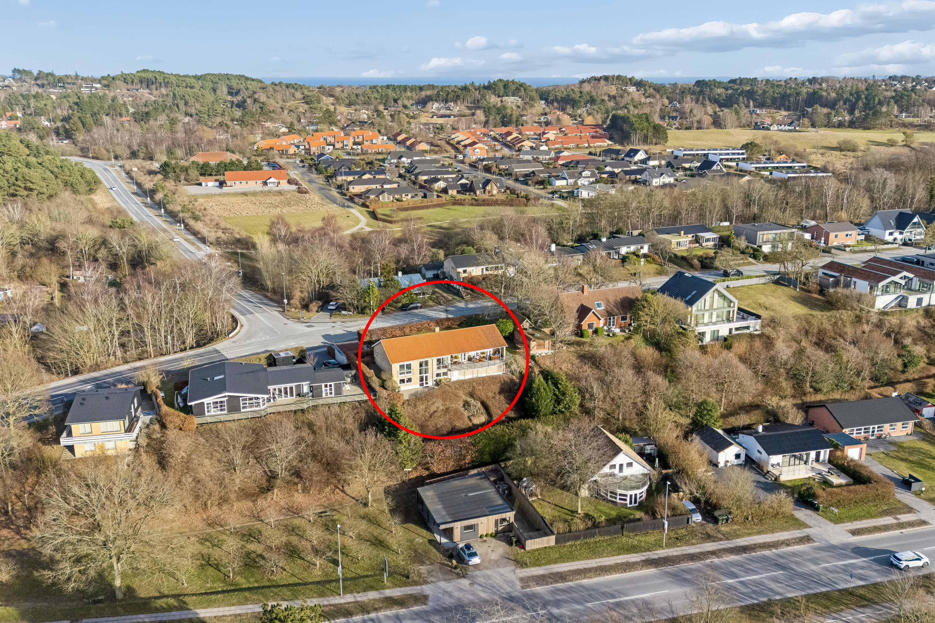 Fremhævet luftfoto billede i fuldskærmstilstand. Billede af Strandgårdshøj 41, 8400 Ebeltoft