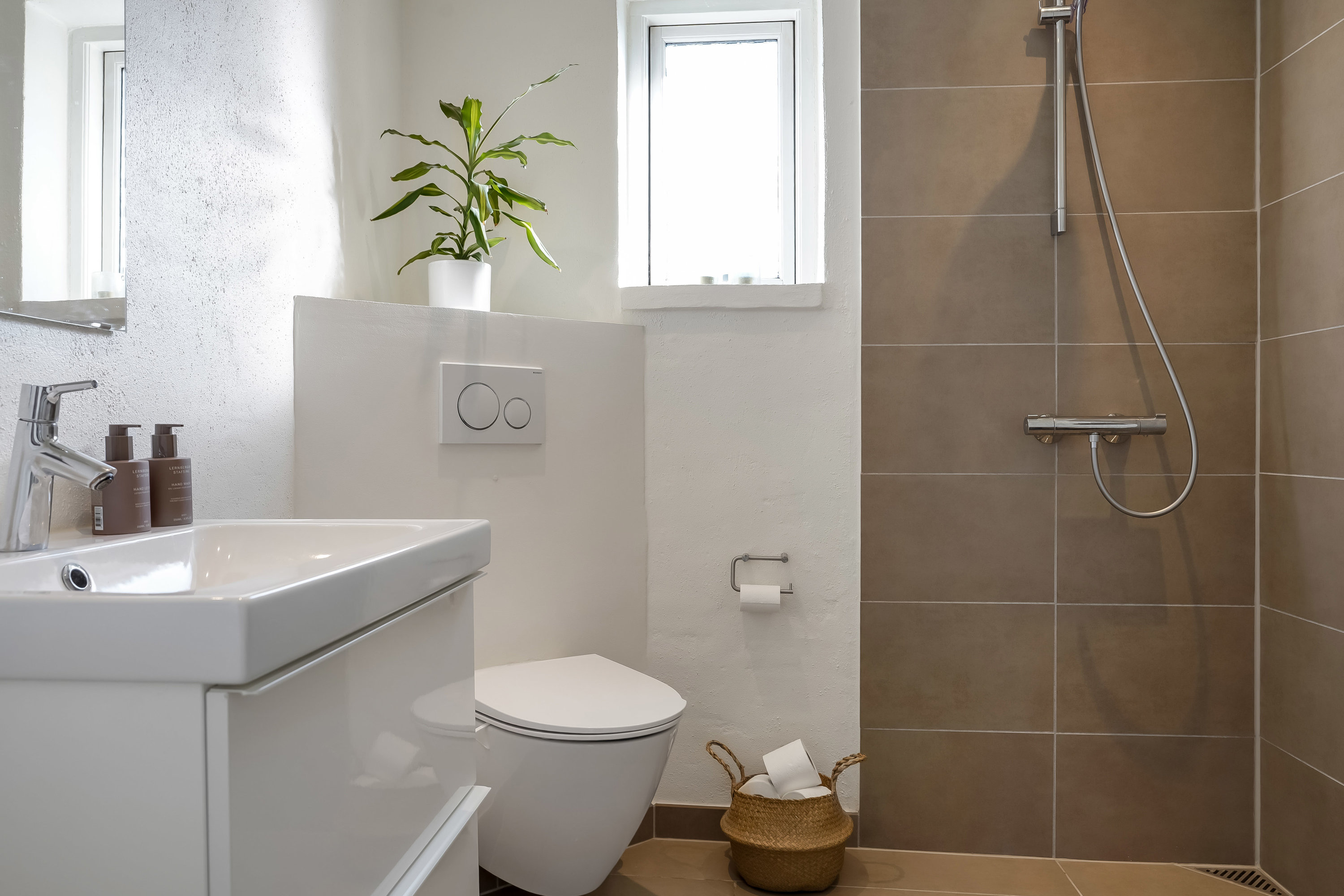 Fremhævet badeværelse billede i fuldskærmstilstand. Billede af Vinkelvej 2B, 8740 Brædstrup