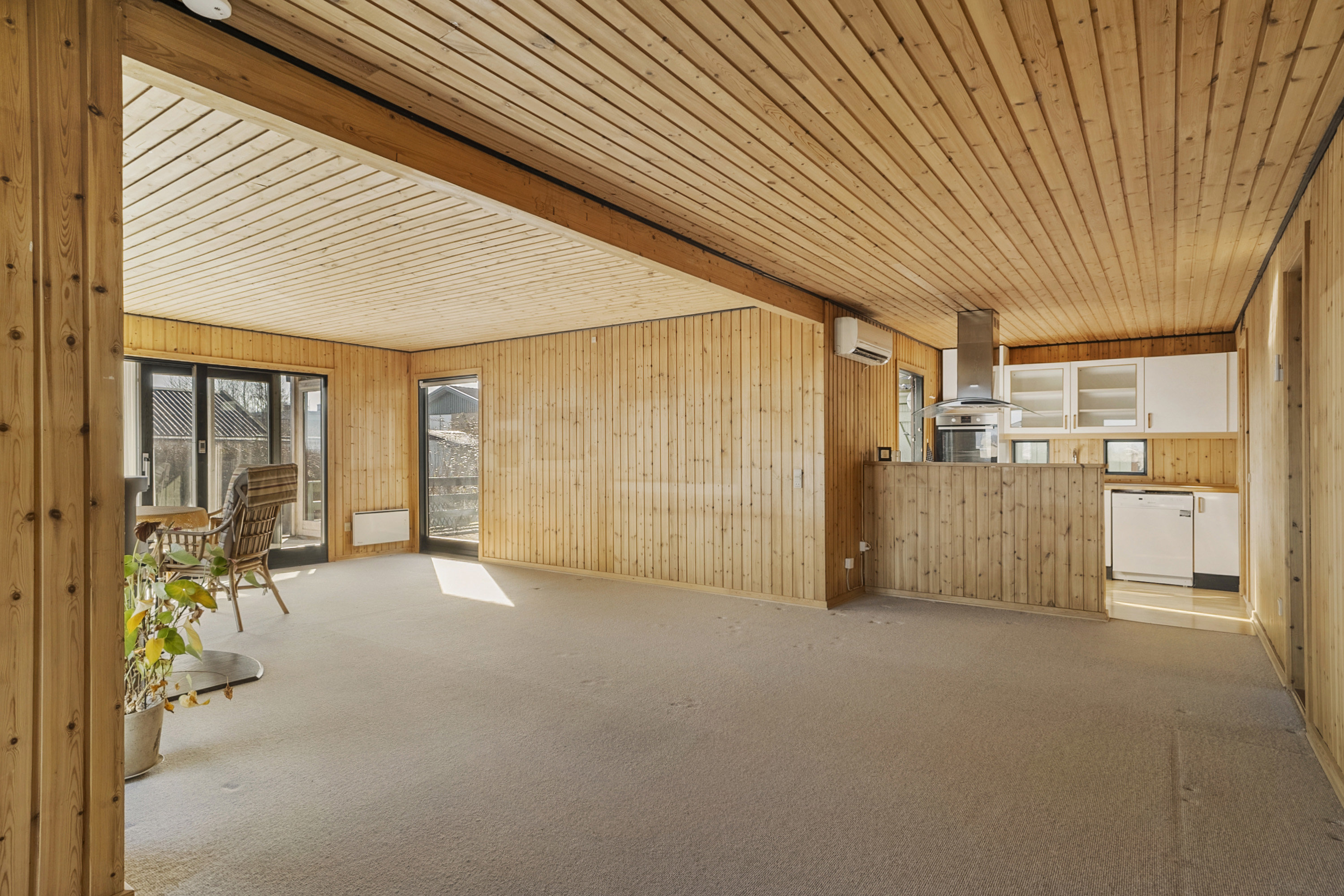 Fremhævet stue billede i fuldskærmstilstand. Billede af Strandengen 5, Aarøsund, 6100 Haderslev