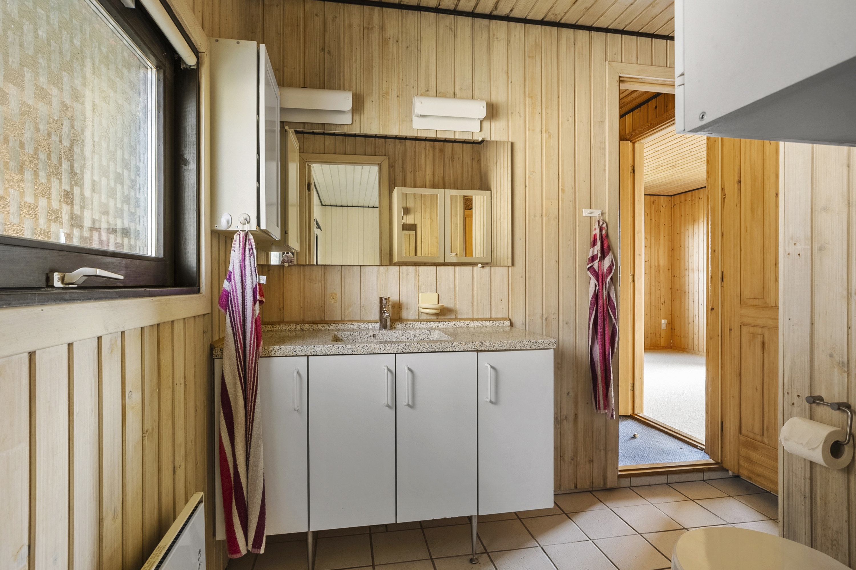 Fremhævet badeværelse billede i fuldskærmstilstand. Billede af Strandengen 5, Aarøsund, 6100 Haderslev