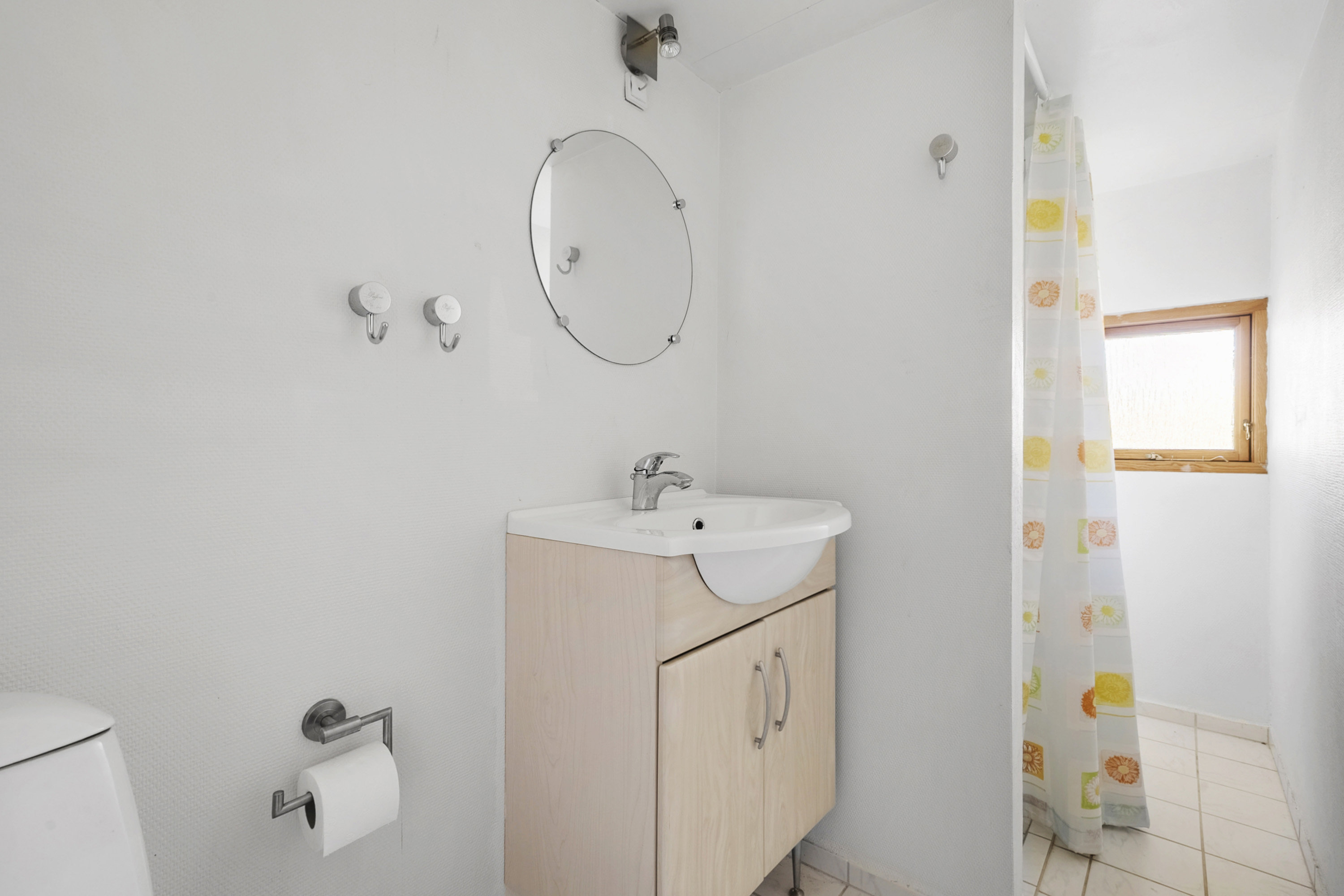 Fremhævet badeværelse billede i fuldskærmstilstand. Billede af Strandengen 5, Aarøsund, 6100 Haderslev