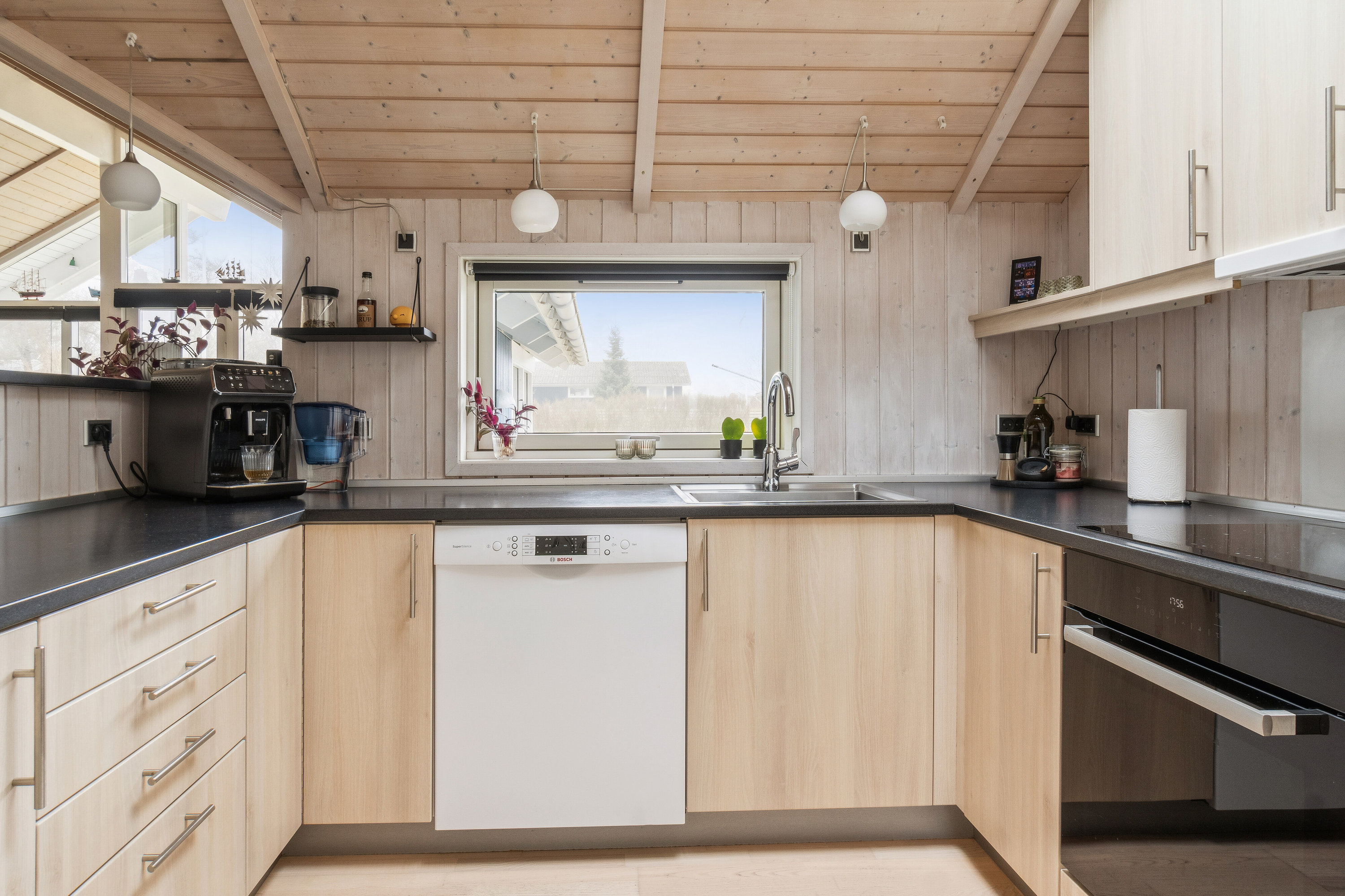 Fremhævet køkken billede i fuldskærmstilstand. Billede af Engtoften 19, Kelstrup, 4200 Slagelse