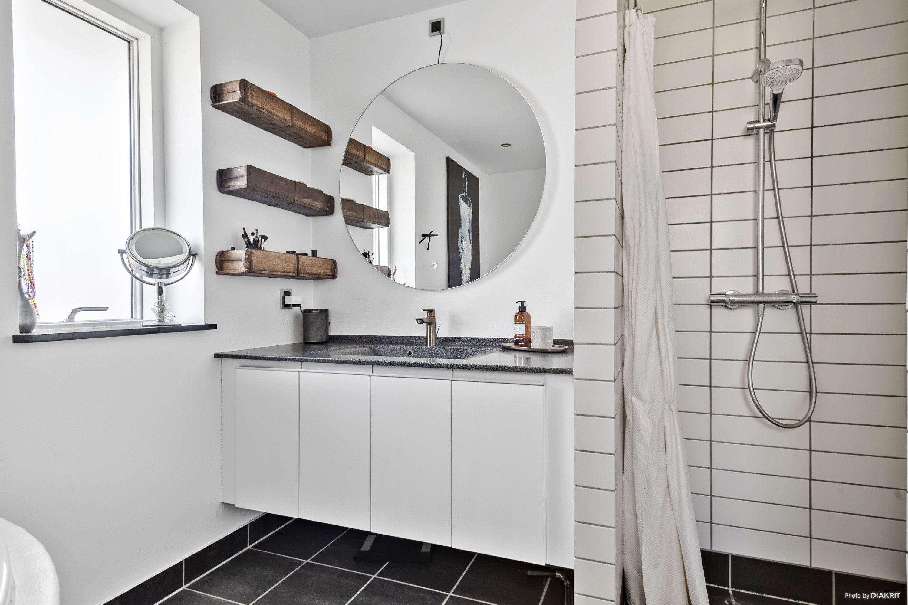 Fremhævet badeværelse billede i fuldskærmstilstand. Billede af Smedegade 107, Ørting, 8300 Odder