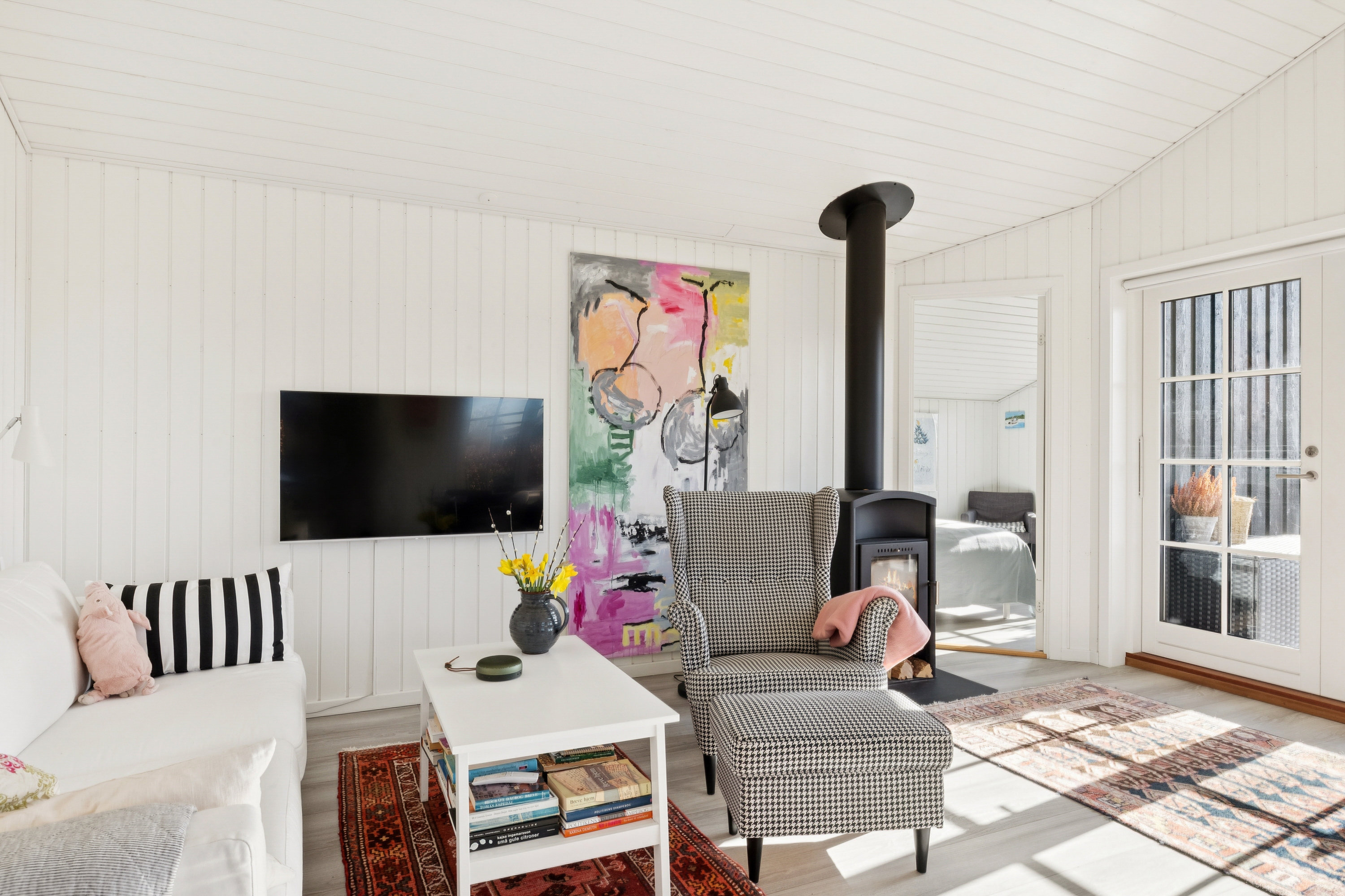 Fremhævet stue billede i fuldskærmstilstand. Billede af Vestervangsvej 10, Følle Strand, 8410 Rønde