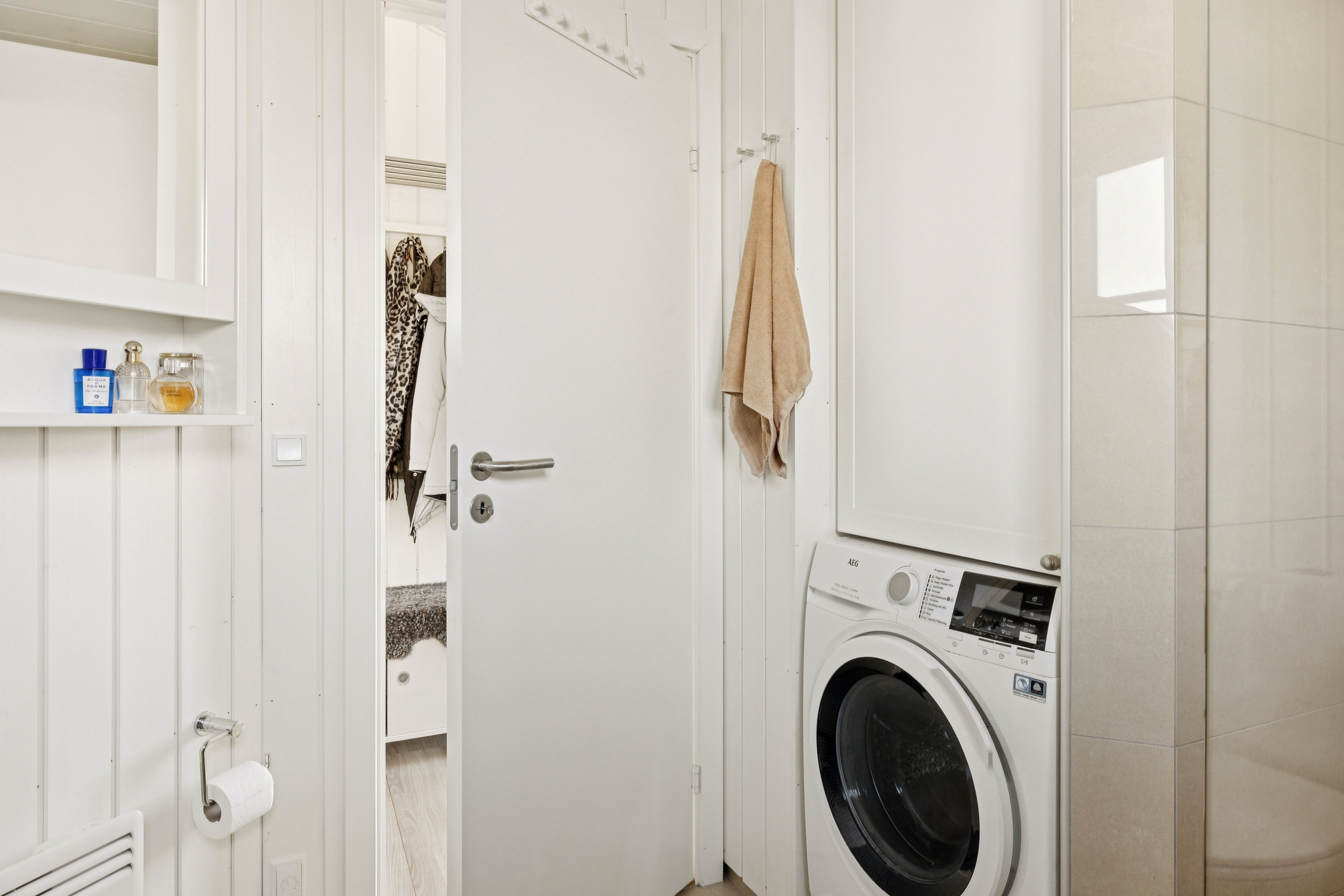 Fremhævet badeværelse billede i fuldskærmstilstand. Billede af Vestervangsvej 10, Følle Strand, 8410 Rønde