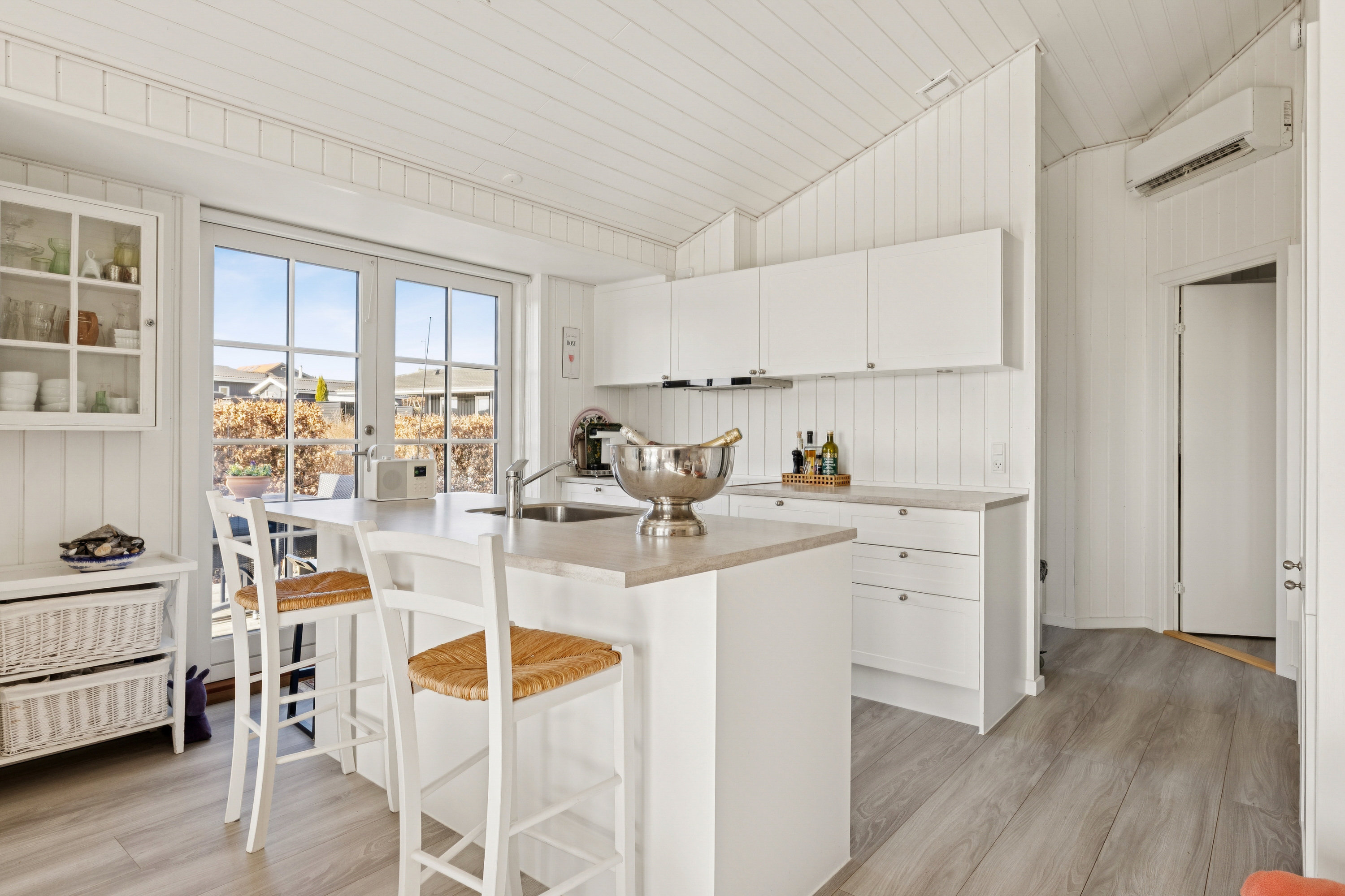 Fremhævet køkken billede i fuldskærmstilstand. Billede af Vestervangsvej 10, Følle Strand, 8410 Rønde