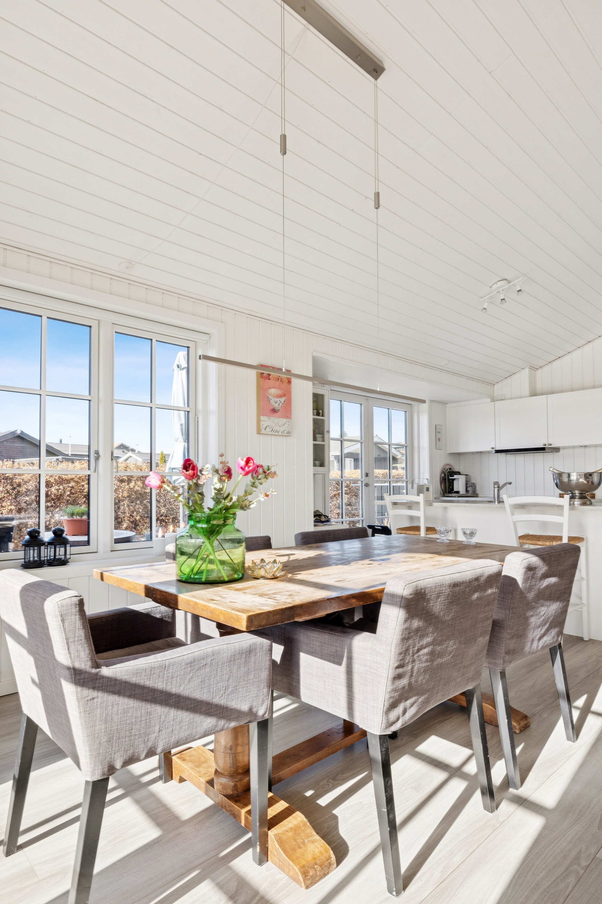 Fremhævet alrum billede i fuldskærmstilstand. Billede af Vestervangsvej 10, Følle Strand, 8410 Rønde