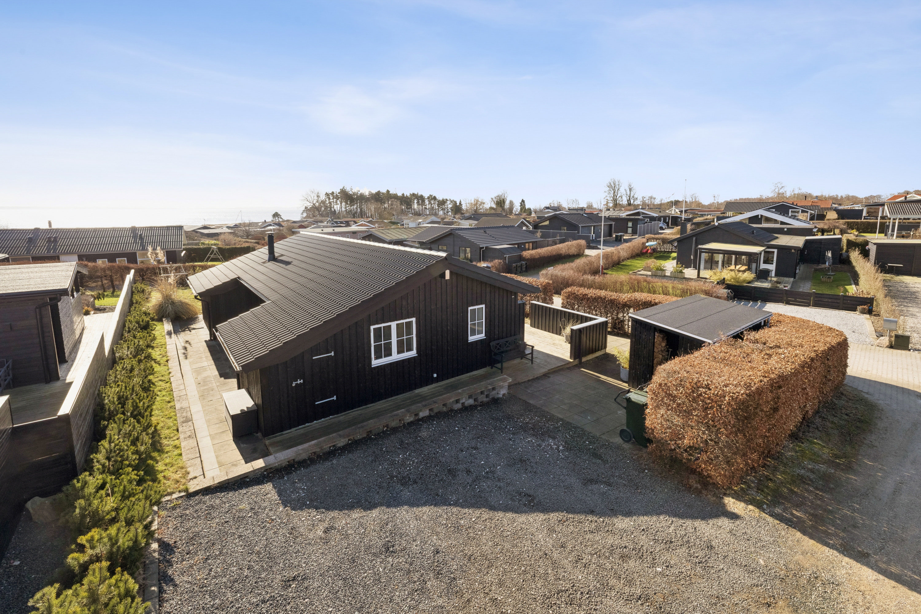 Fremhævet andet billede i fuldskærmstilstand. Billede af Vestervangsvej 10, Følle Strand, 8410 Rønde