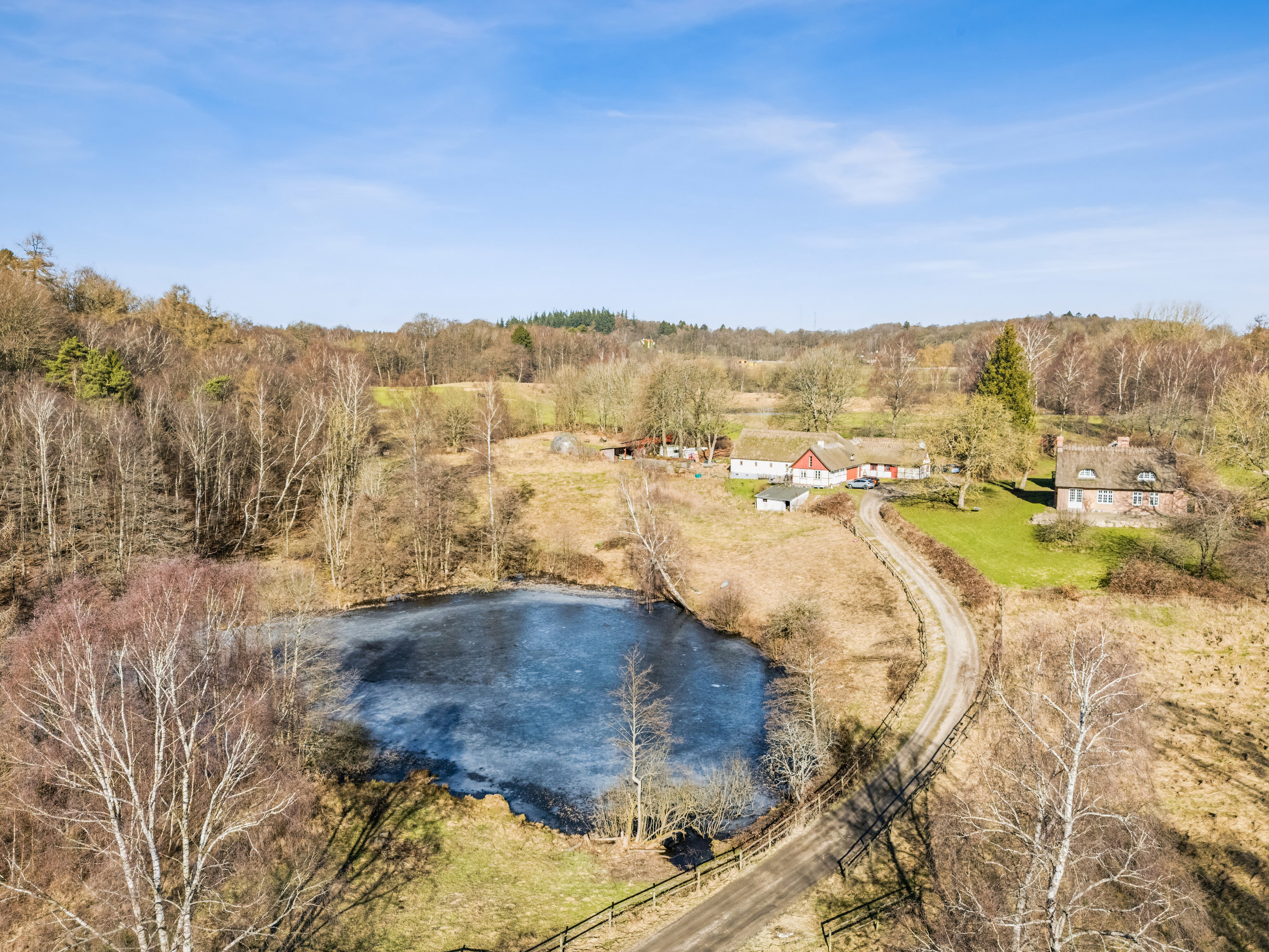Fremhævet luftfoto billede i fuldskærmstilstand. Billede af Højbjerggårdsvej 63, Øverød, 2840 Holte