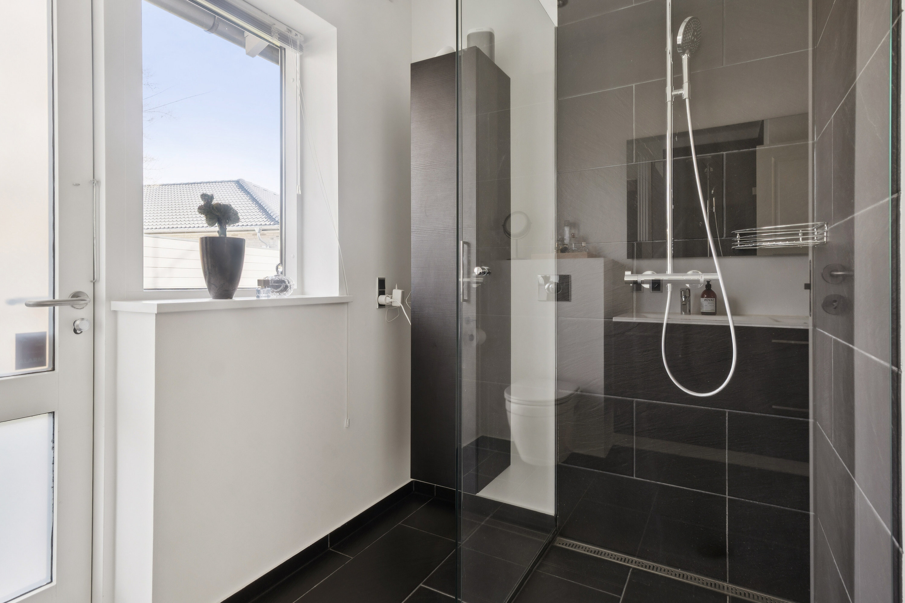 Fremhævet badeværelse billede i fuldskærmstilstand. Billede af Sofielunden 2, 2600 Glostrup