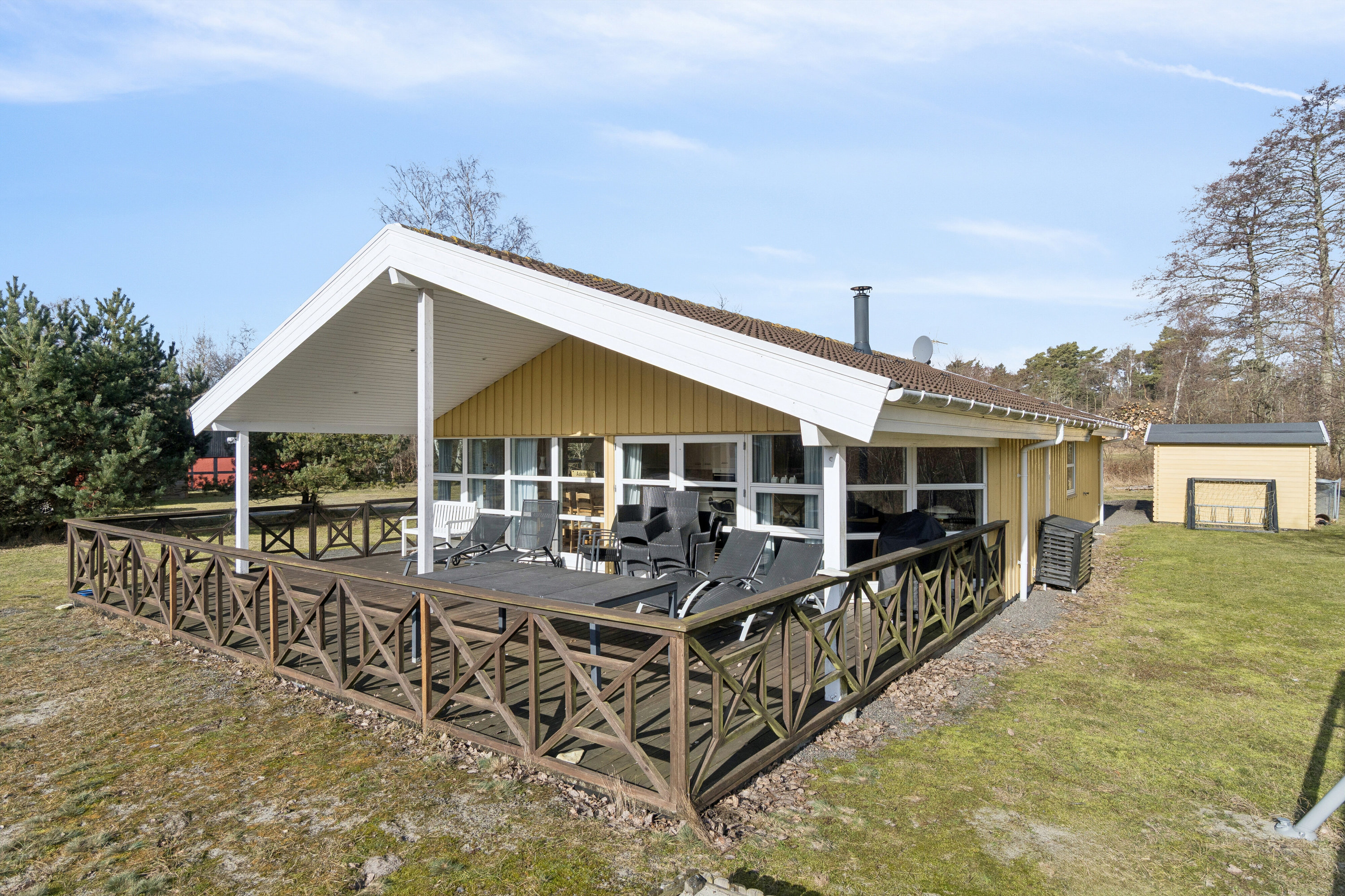 Fremhævet set fra haven billede i fuldskærmstilstand. Billede af Sjøstauan 5A, Pedersker, 3720 Aakirkeby