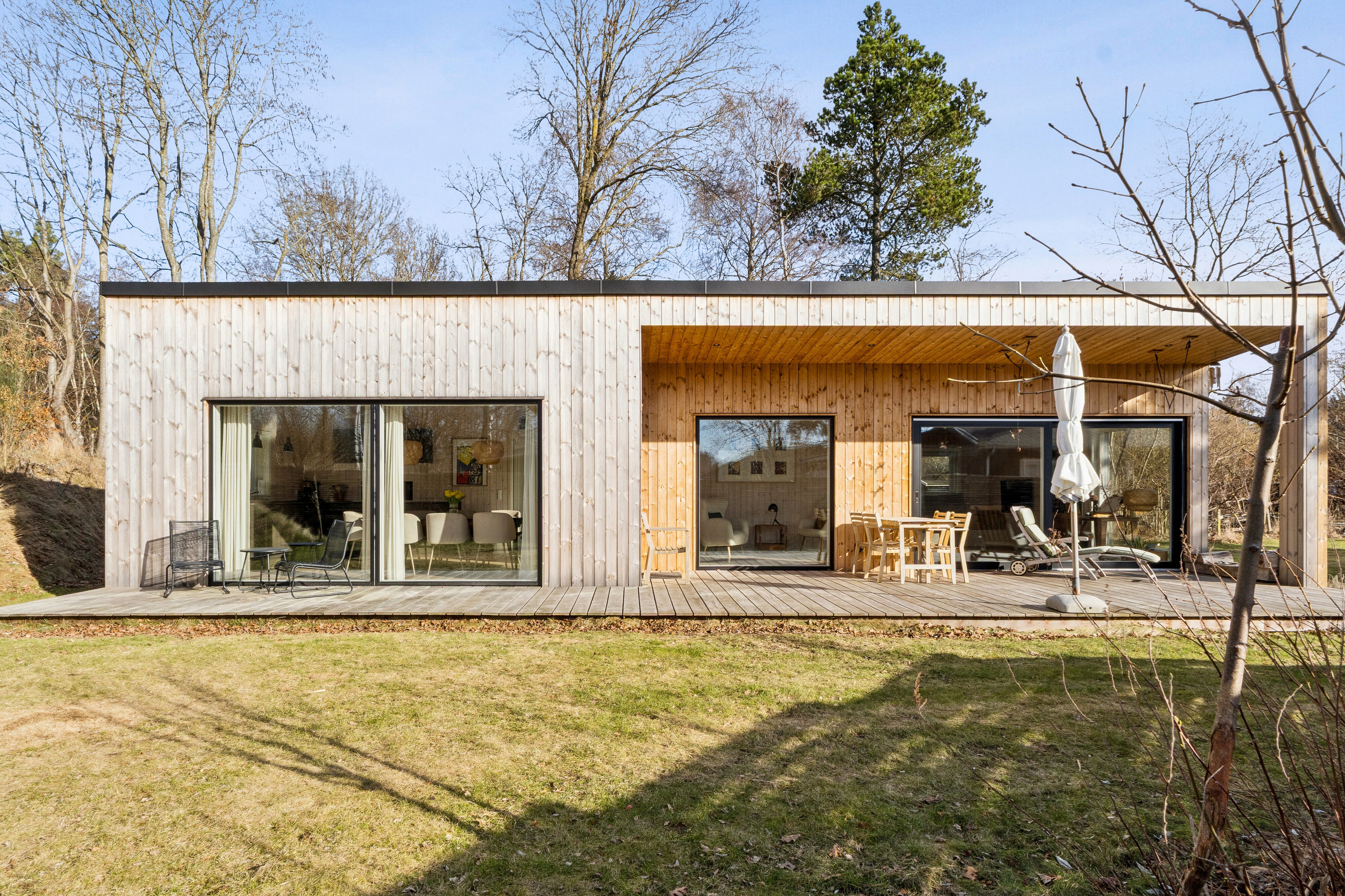 Fremhævet set fra haven billede i fuldskærmstilstand. Billede af Hjertegræsvej 26, Asserbo, 3300 Frederiksværk