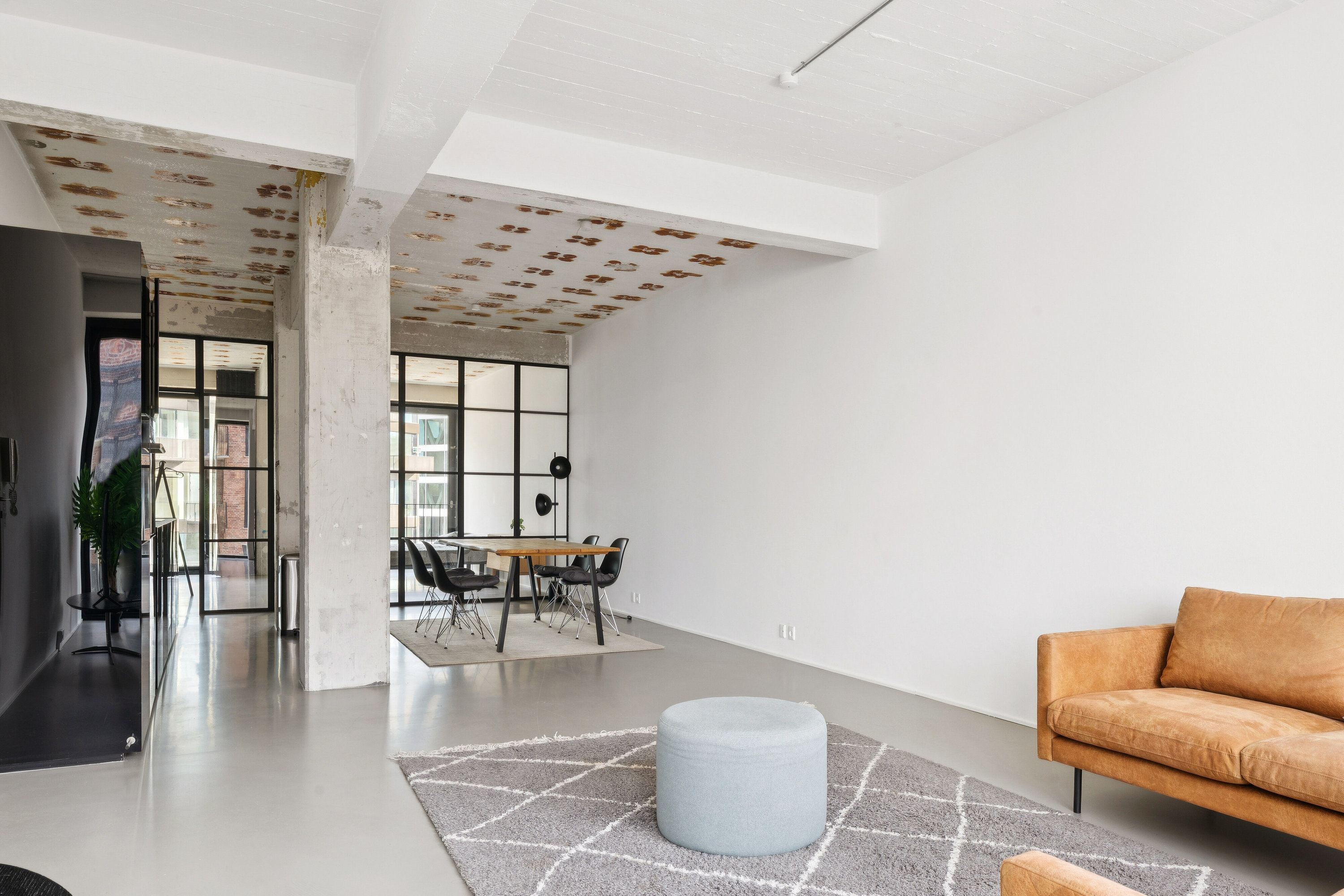 Fremhævet stue billede i fuldskærmstilstand. Billede af Islands Brygge 81C, 2. th., 2300 København S