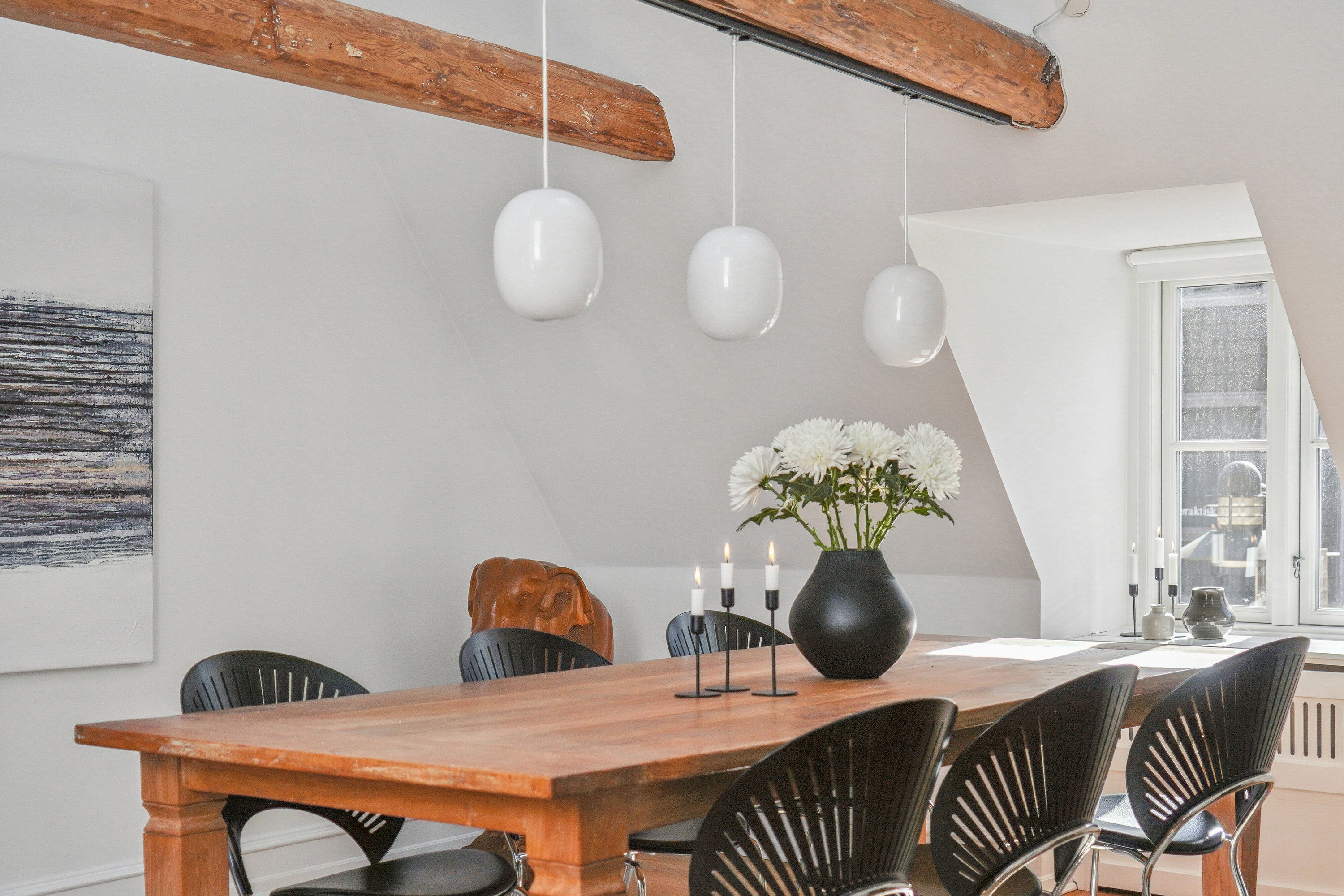 Fremhævet spisestue billede i fuldskærmstilstand. Billede af Djalma Lunds Gård 1, 4000 Roskilde