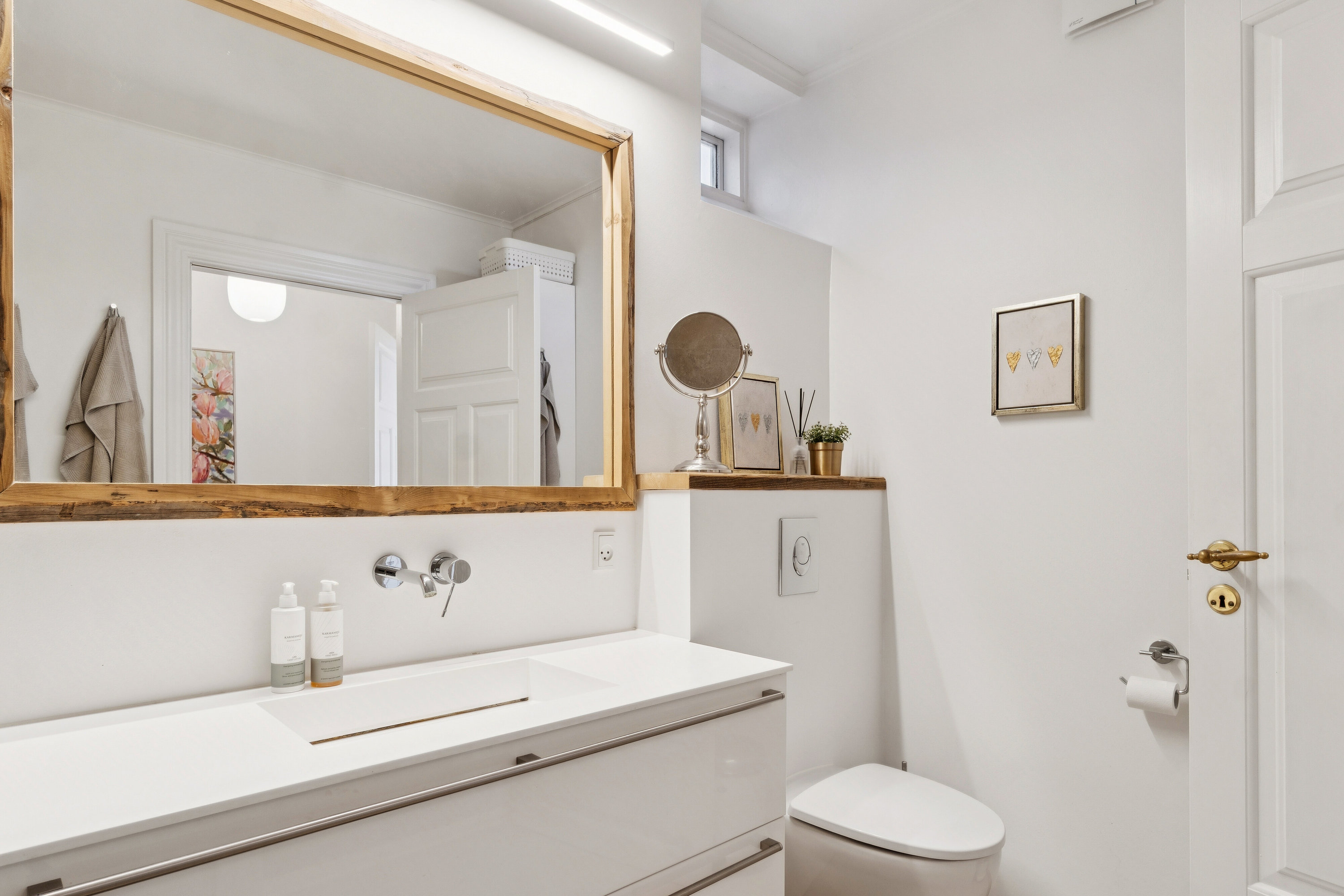 Fremhævet badeværelse billede i fuldskærmstilstand. Billede af Djalma Lunds Gård 1, 4000 Roskilde