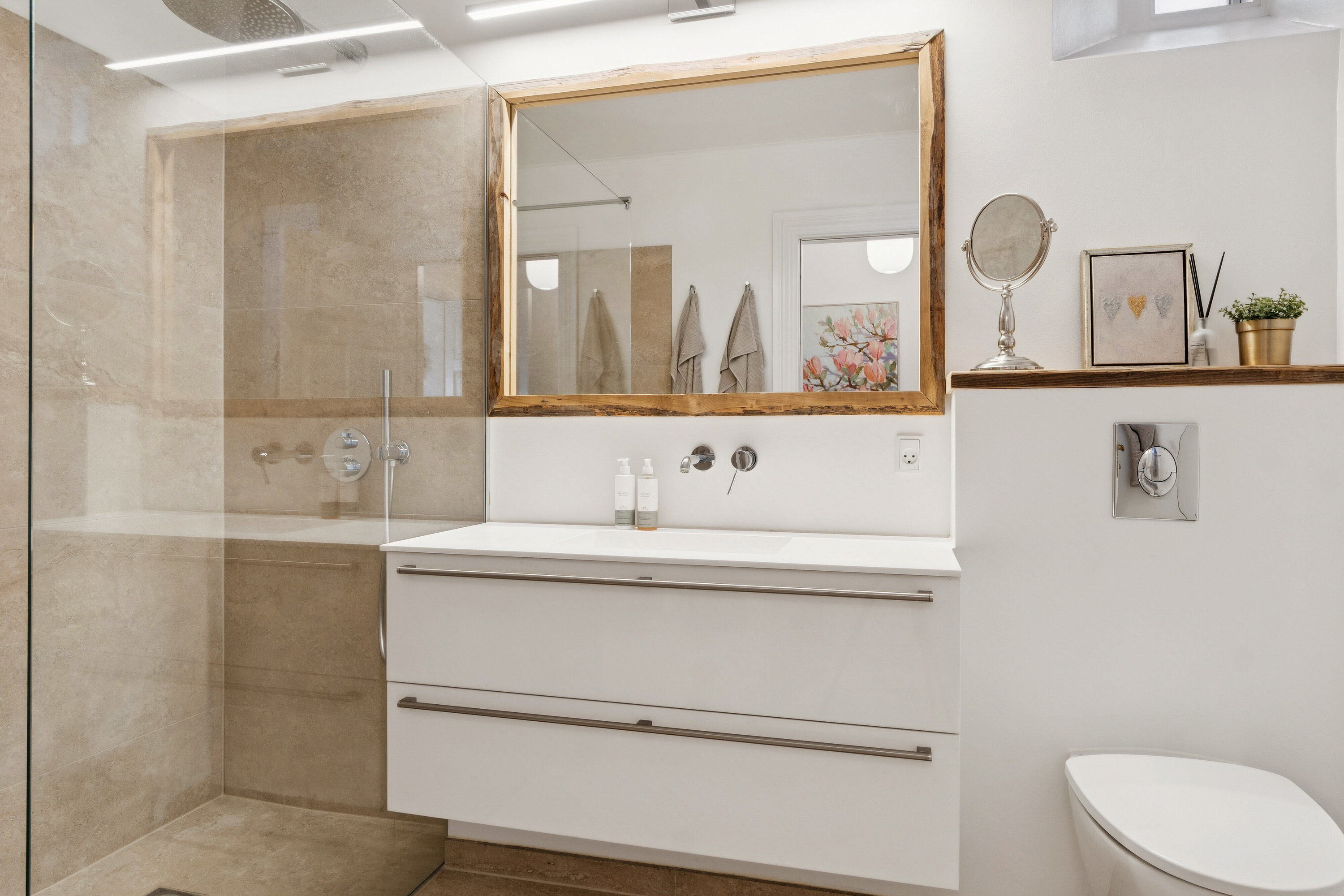 Fremhævet badeværelse billede i fuldskærmstilstand. Billede af Djalma Lunds Gård 1, 4000 Roskilde