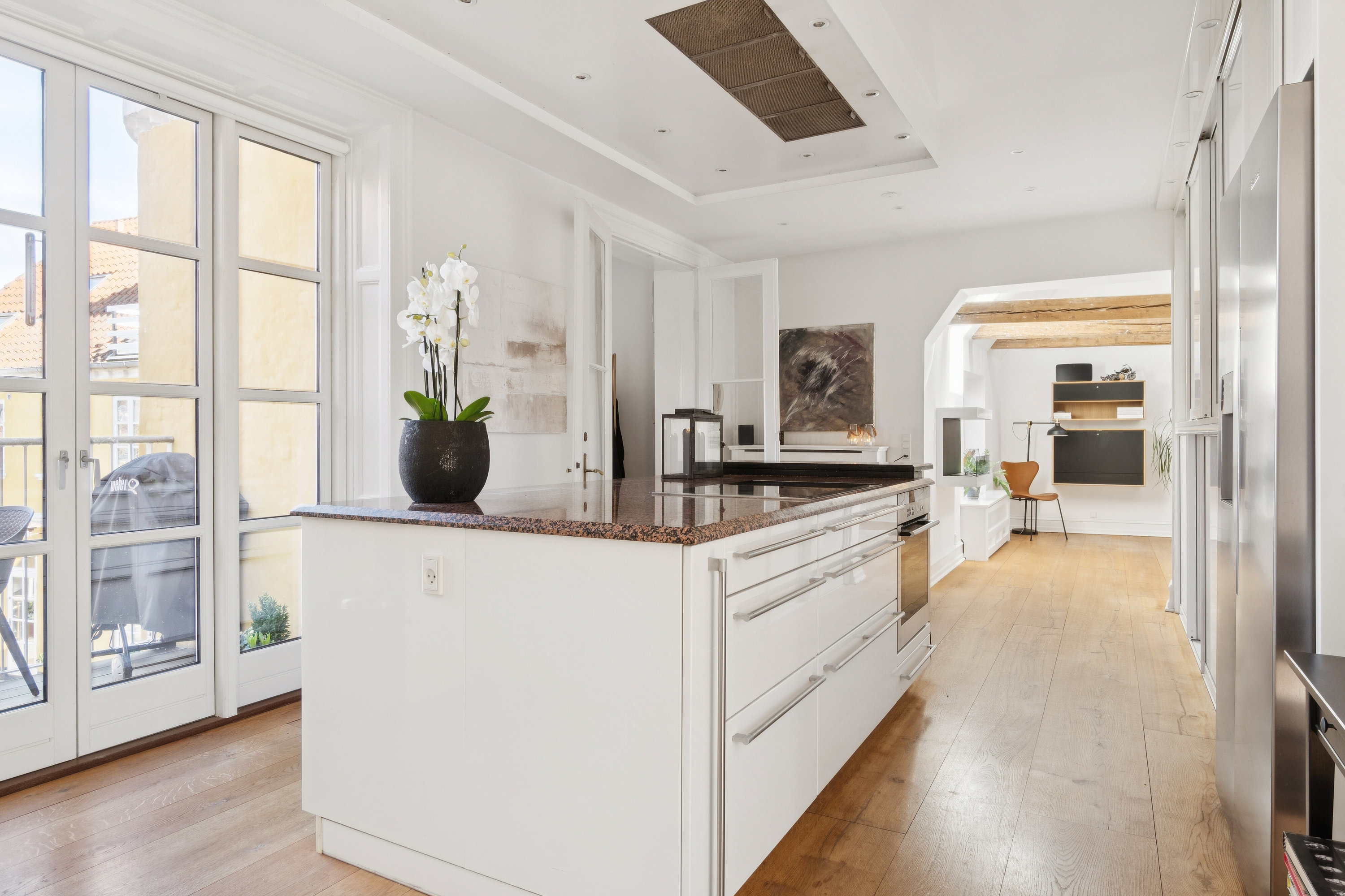 Fremhævet køkken billede i fuldskærmstilstand. Billede af Djalma Lunds Gård 1, 4000 Roskilde