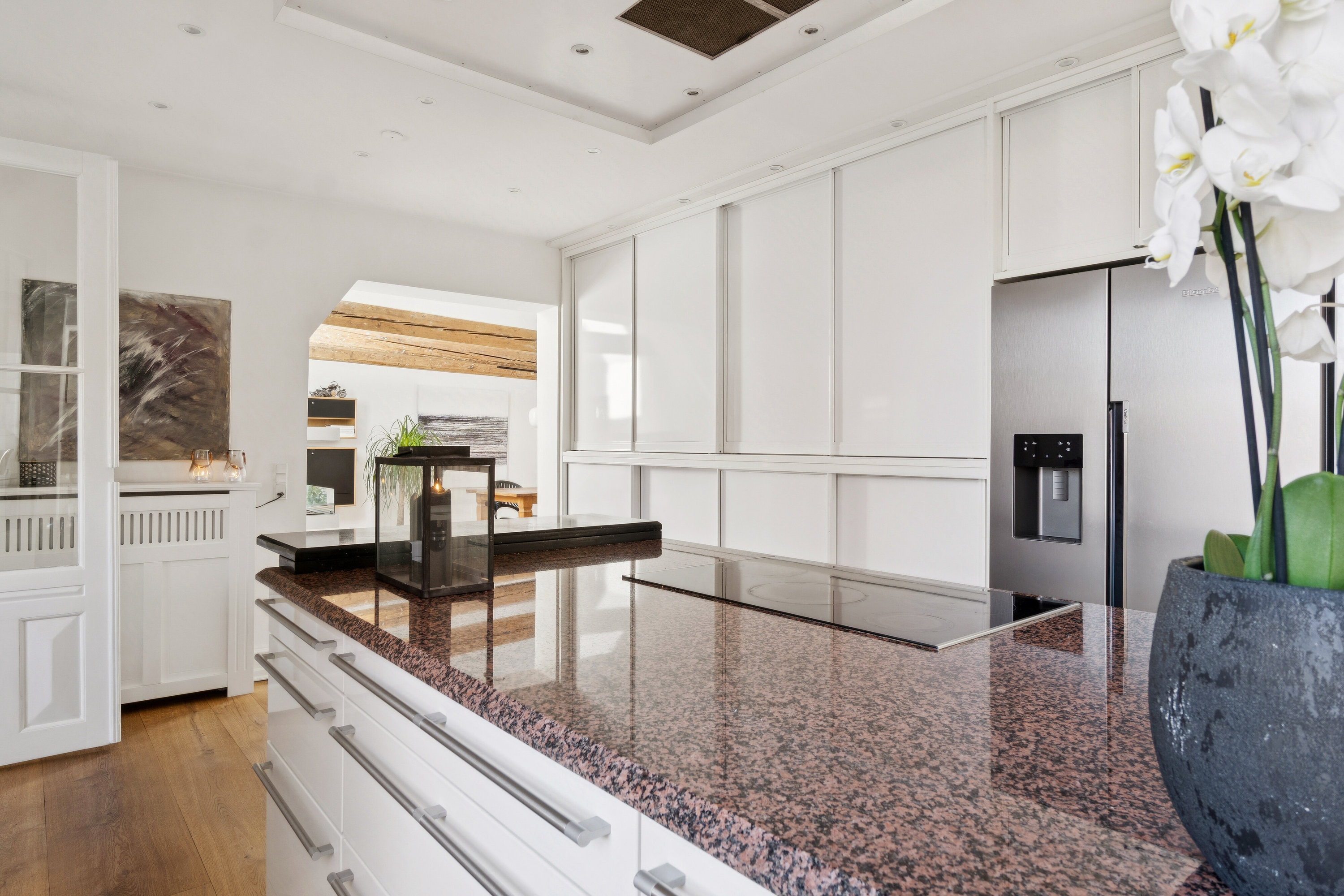 Fremhævet køkken billede i fuldskærmstilstand. Billede af Djalma Lunds Gård 1, 4000 Roskilde