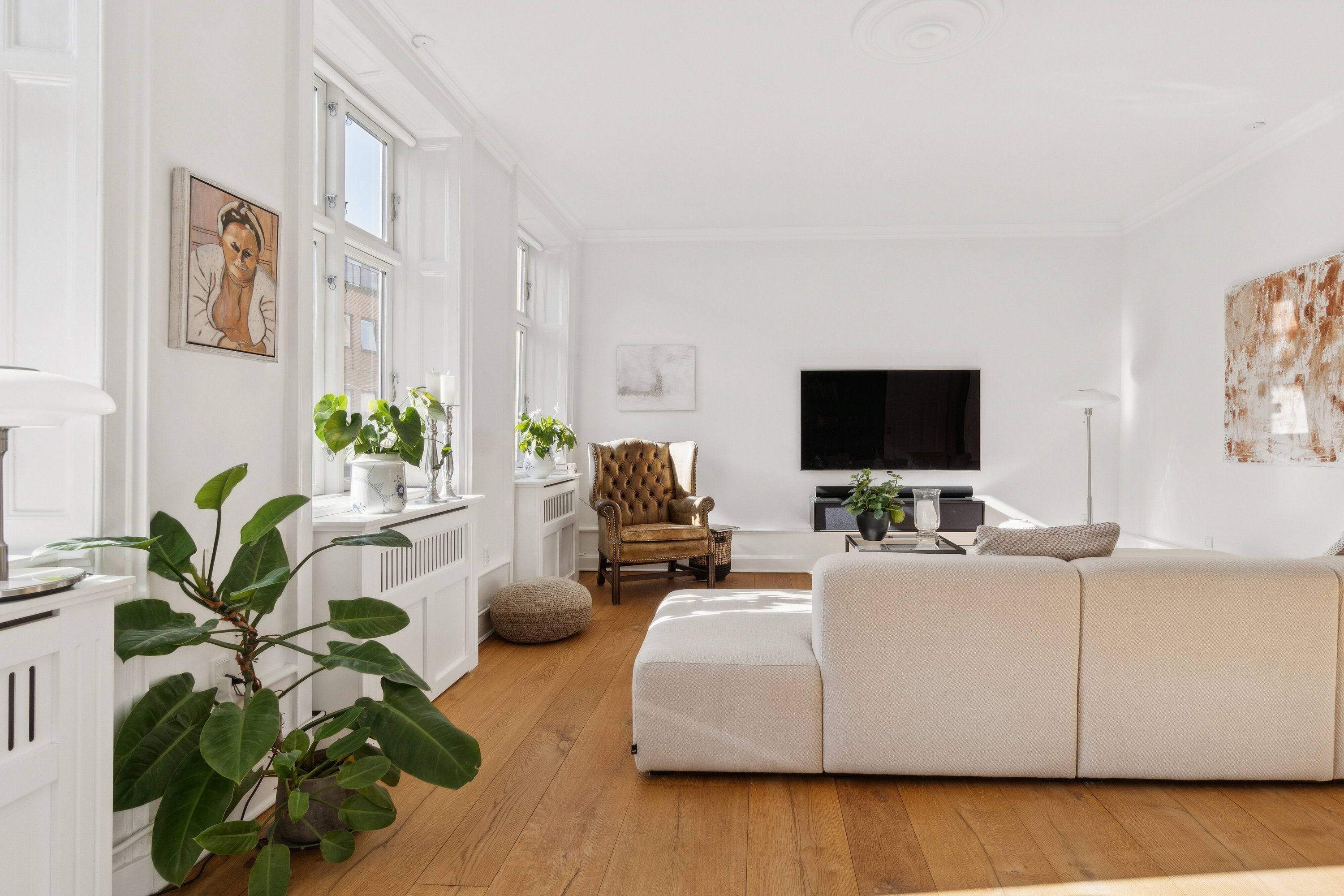 Fremhævet stue billede i fuldskærmstilstand. Billede af Djalma Lunds Gård 1, 4000 Roskilde