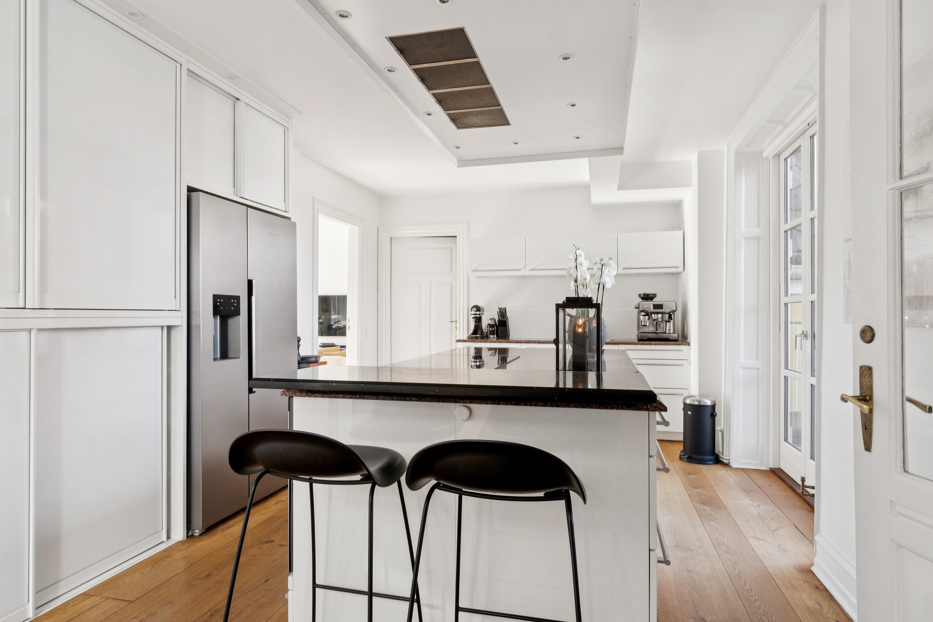 Fremhævet køkken billede i fuldskærmstilstand. Billede af Djalma Lunds Gård 1, 4000 Roskilde