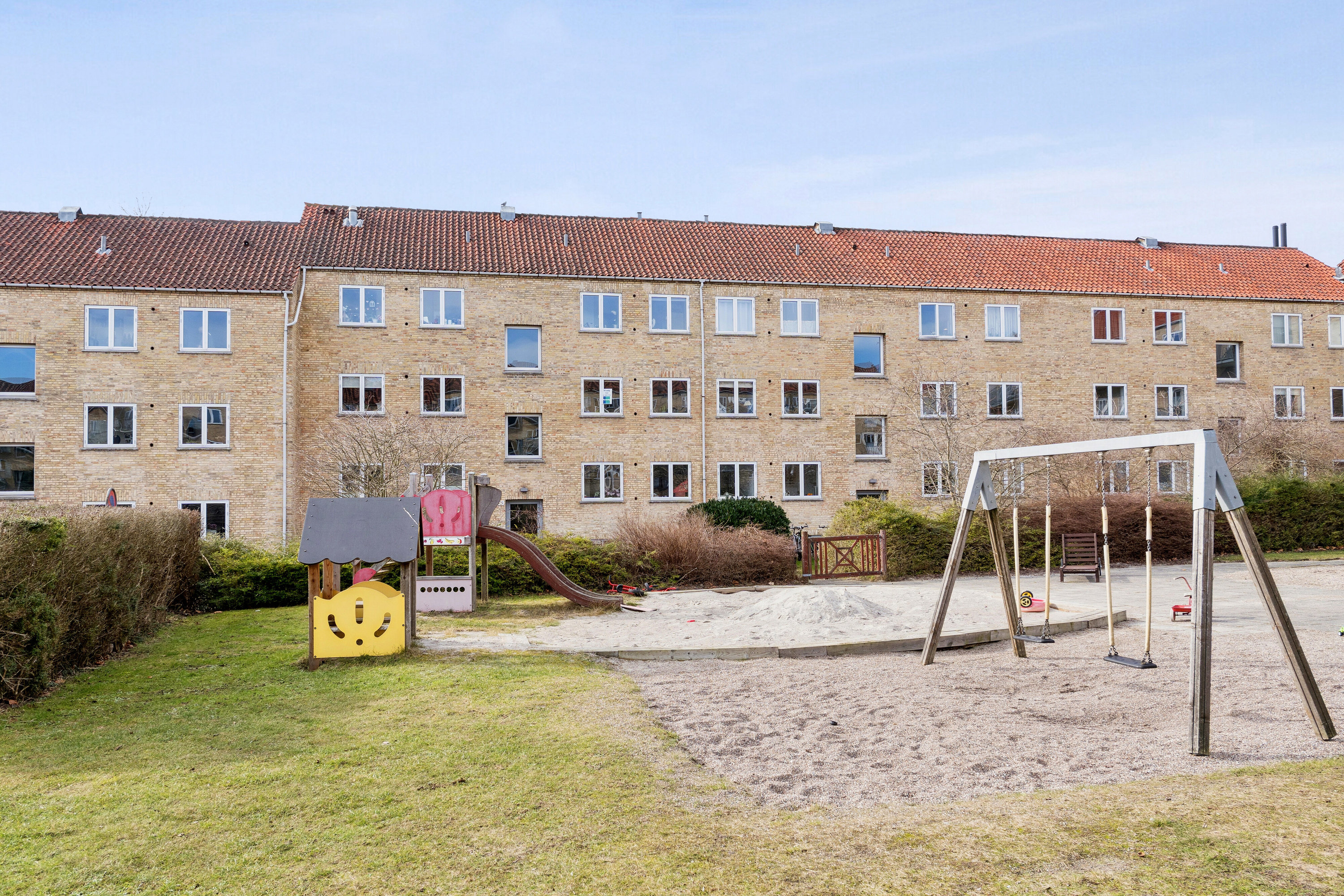 Fremhævet gårdmiljø billede i fuldskærmstilstand. Billede af Lyngbygårdsvej 53, 1. th., 2800 Kongens Lyngby