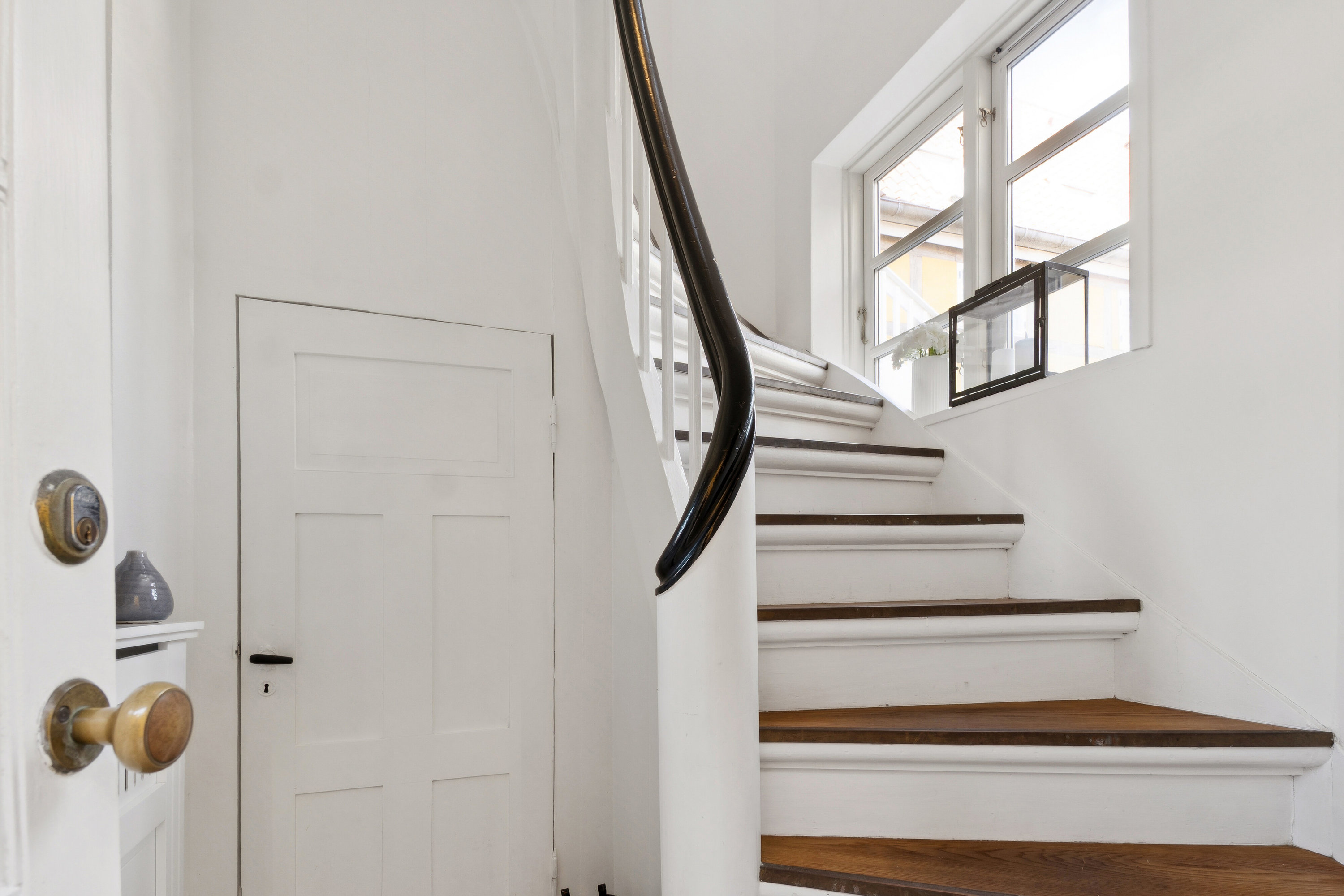 Fremhævet trappe billede i fuldskærmstilstand. Billede af Djalma Lunds Gård 1, 4000 Roskilde