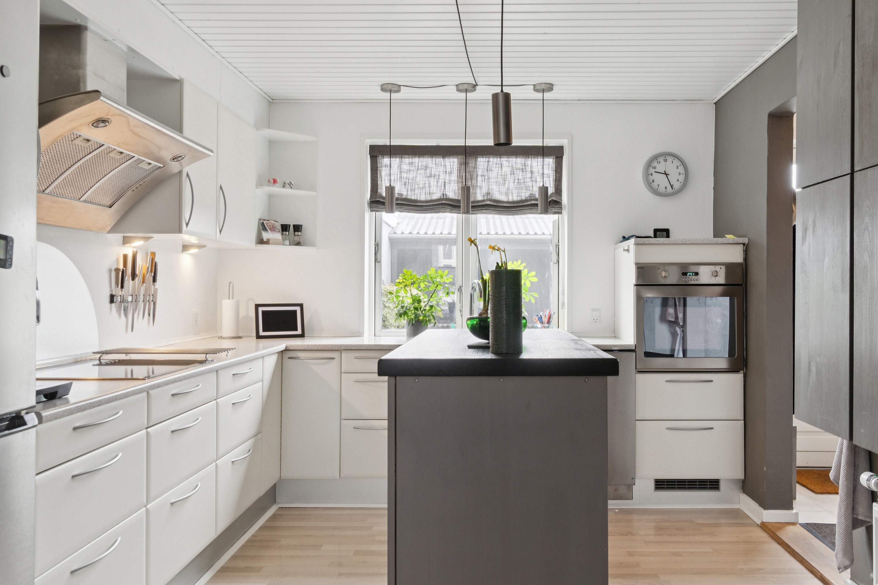 Fremhævet køkken billede i fuldskærmstilstand. Billede af Margrethevej 15B, 4400 Kalundborg