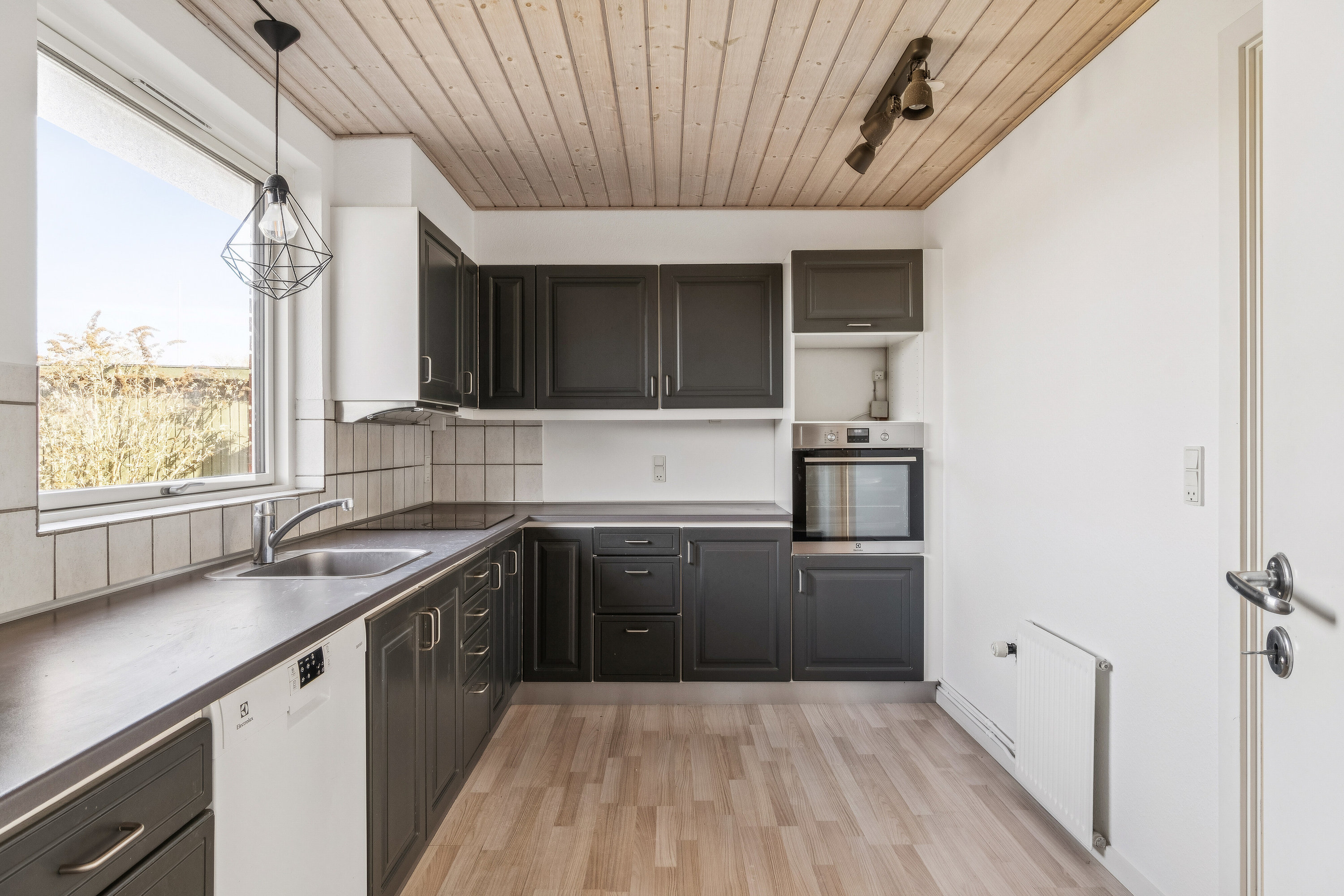 Fremhævet køkken billede i fuldskærmstilstand. Billede af Mågevej 42, 4250 Fuglebjerg