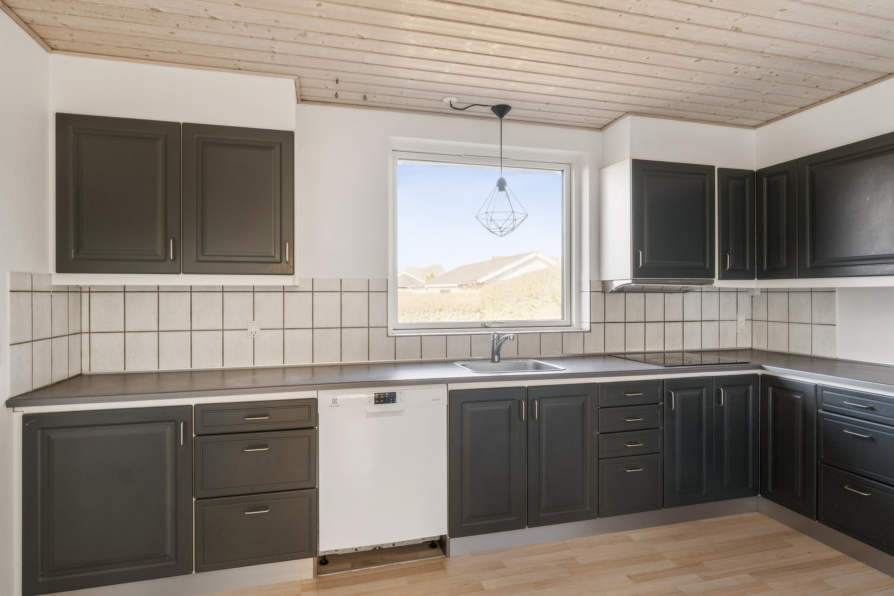 Fremhævet køkken billede i fuldskærmstilstand. Billede af Mågevej 42, 4250 Fuglebjerg