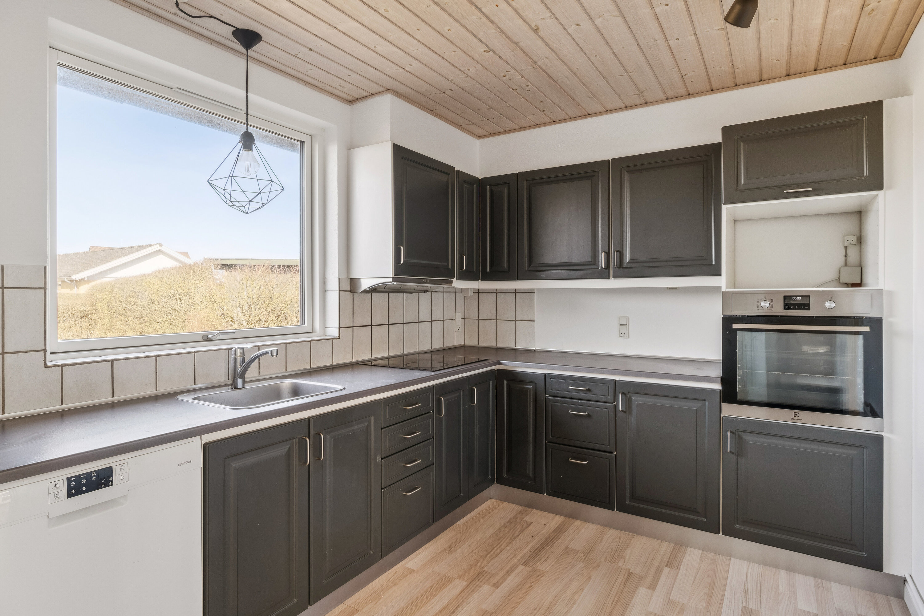 Fremhævet køkken billede i fuldskærmstilstand. Billede af Mågevej 42, 4250 Fuglebjerg