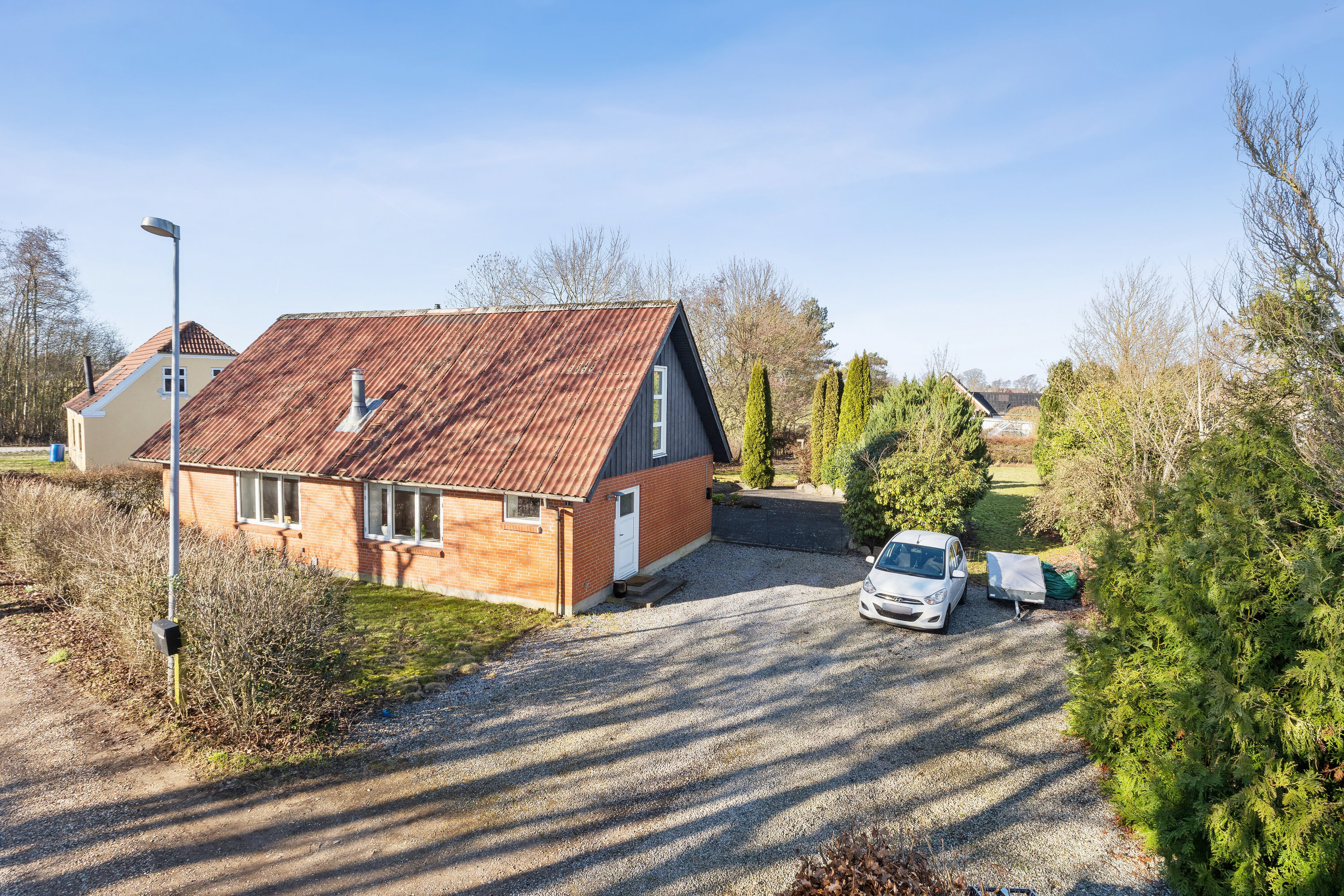 Fremhævet set fra vejen billede i fuldskærmstilstand. Billede af Sømosen 1, Sjørslev, 8620 Kjellerup