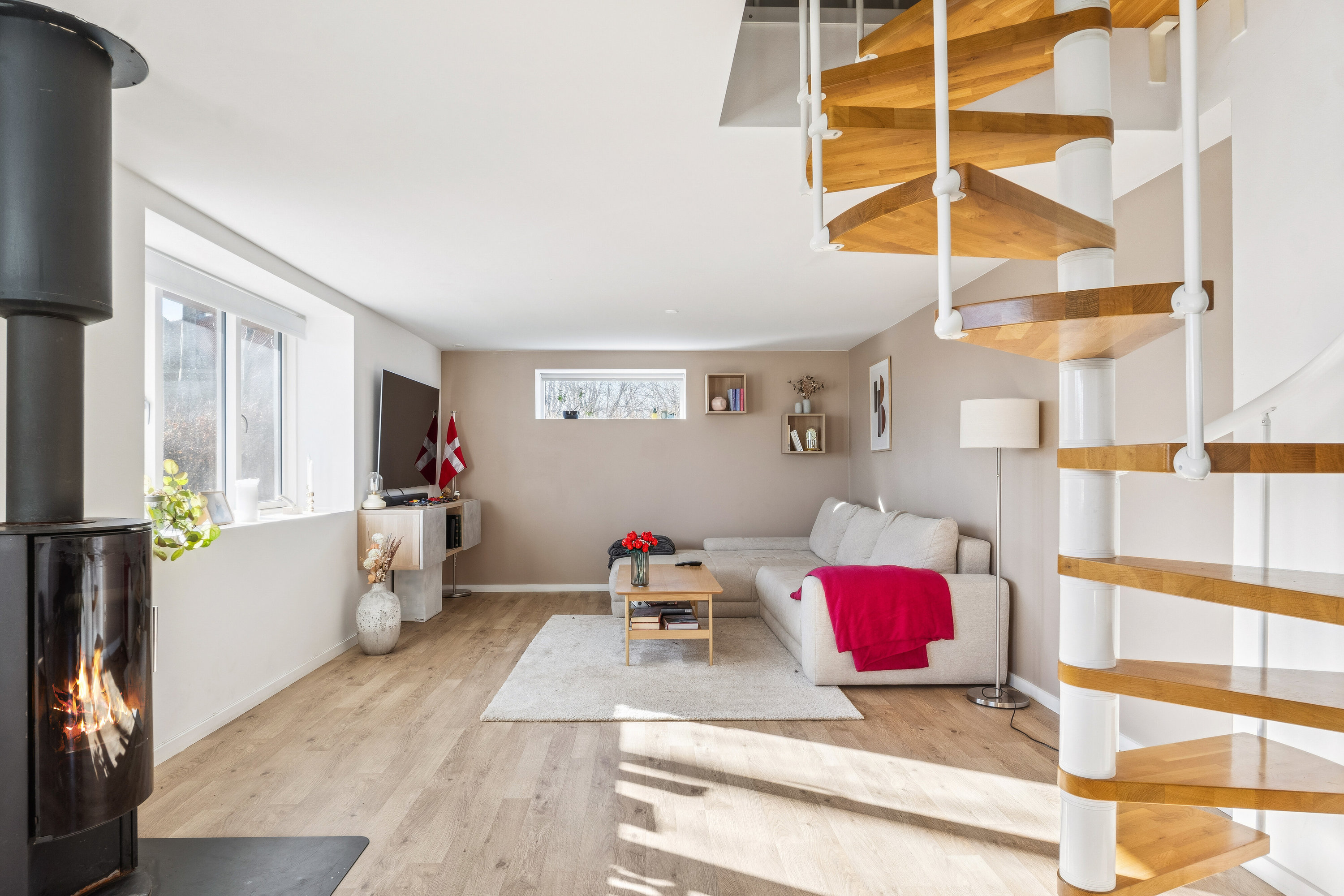 Fremhævet stue billede i fuldskærmstilstand. Billede af Sømosen 1, Sjørslev, 8620 Kjellerup