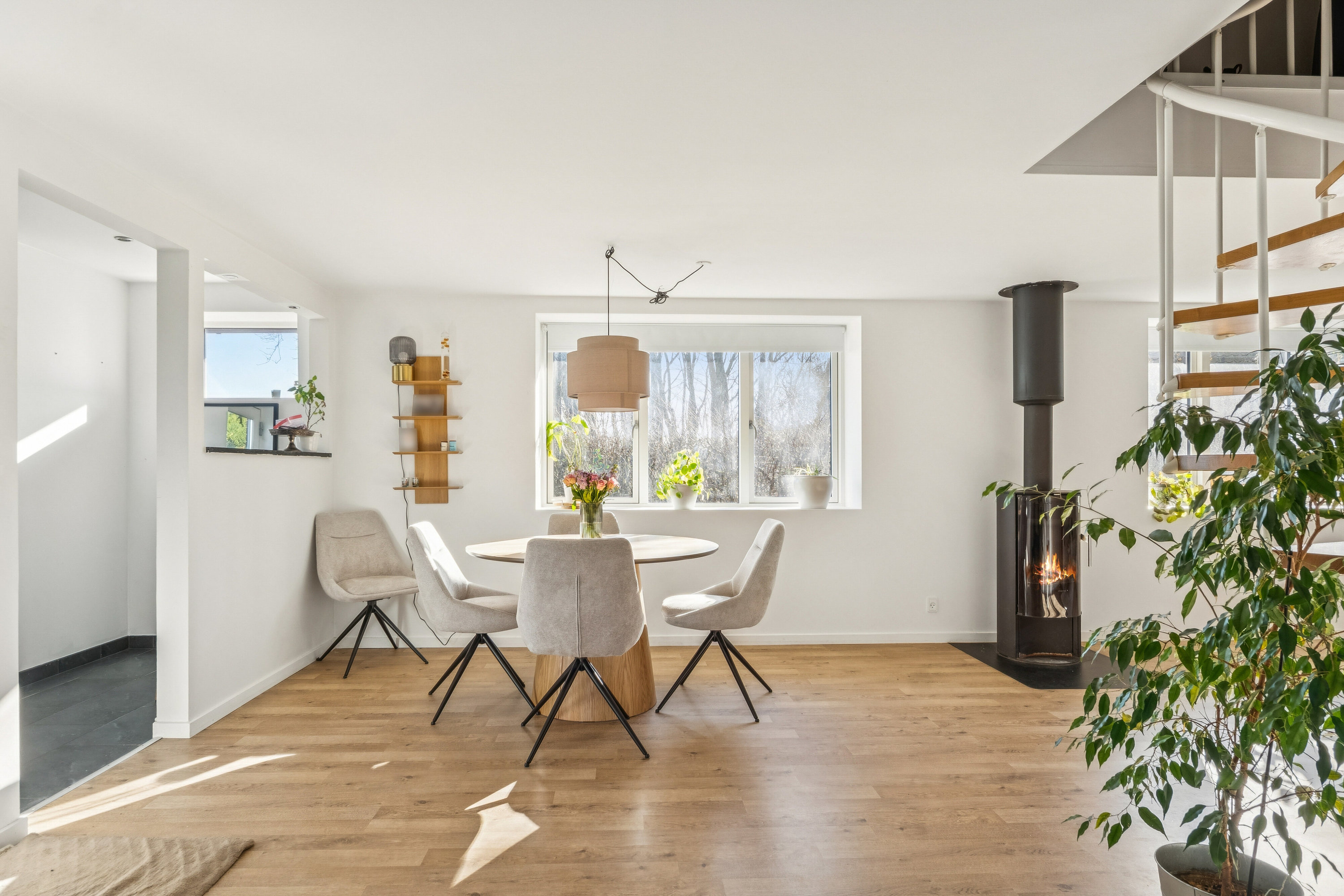 Fremhævet spisestue billede i fuldskærmstilstand. Billede af Sømosen 1, Sjørslev, 8620 Kjellerup