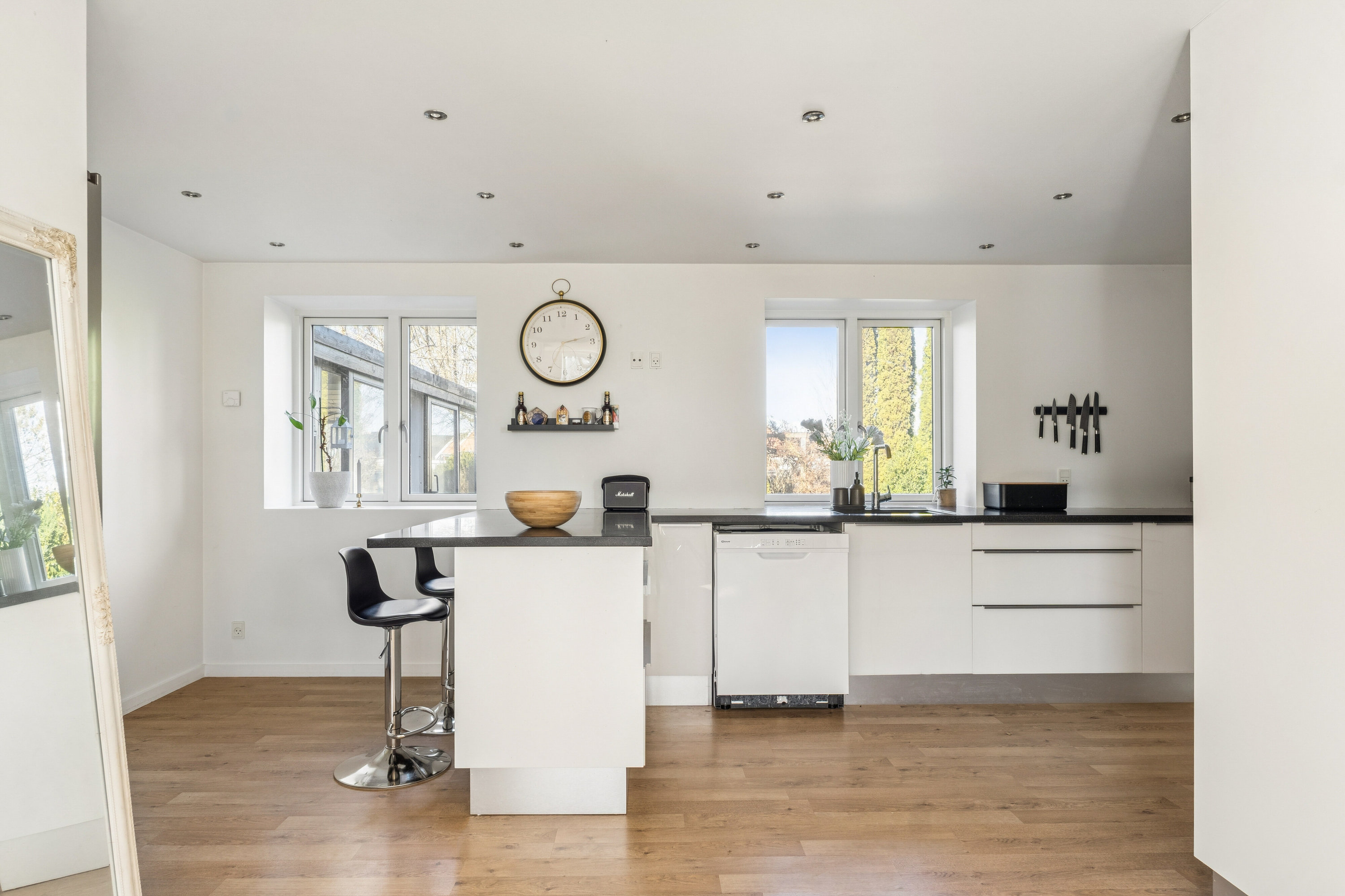 Fremhævet køkken billede i fuldskærmstilstand. Billede af Sømosen 1, Sjørslev, 8620 Kjellerup