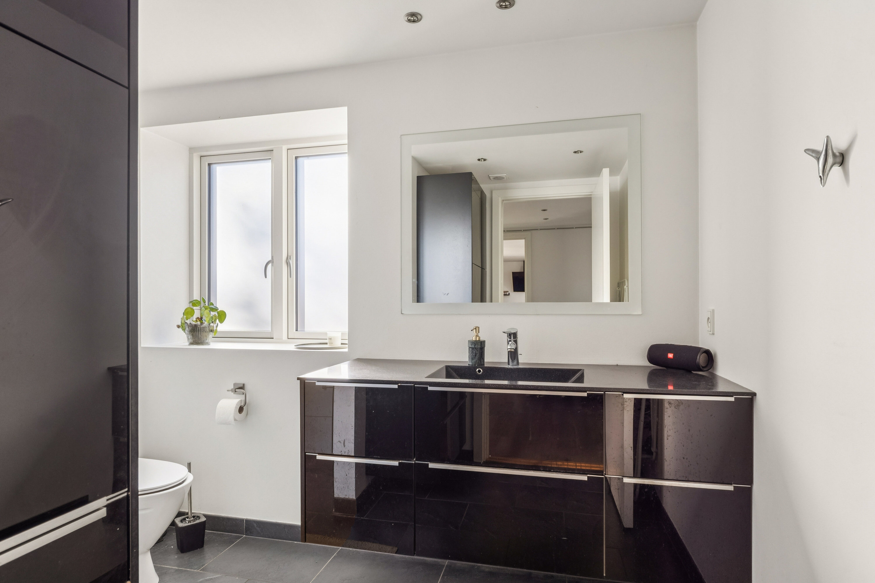 Fremhævet badeværelse billede i fuldskærmstilstand. Billede af Sømosen 1, Sjørslev, 8620 Kjellerup