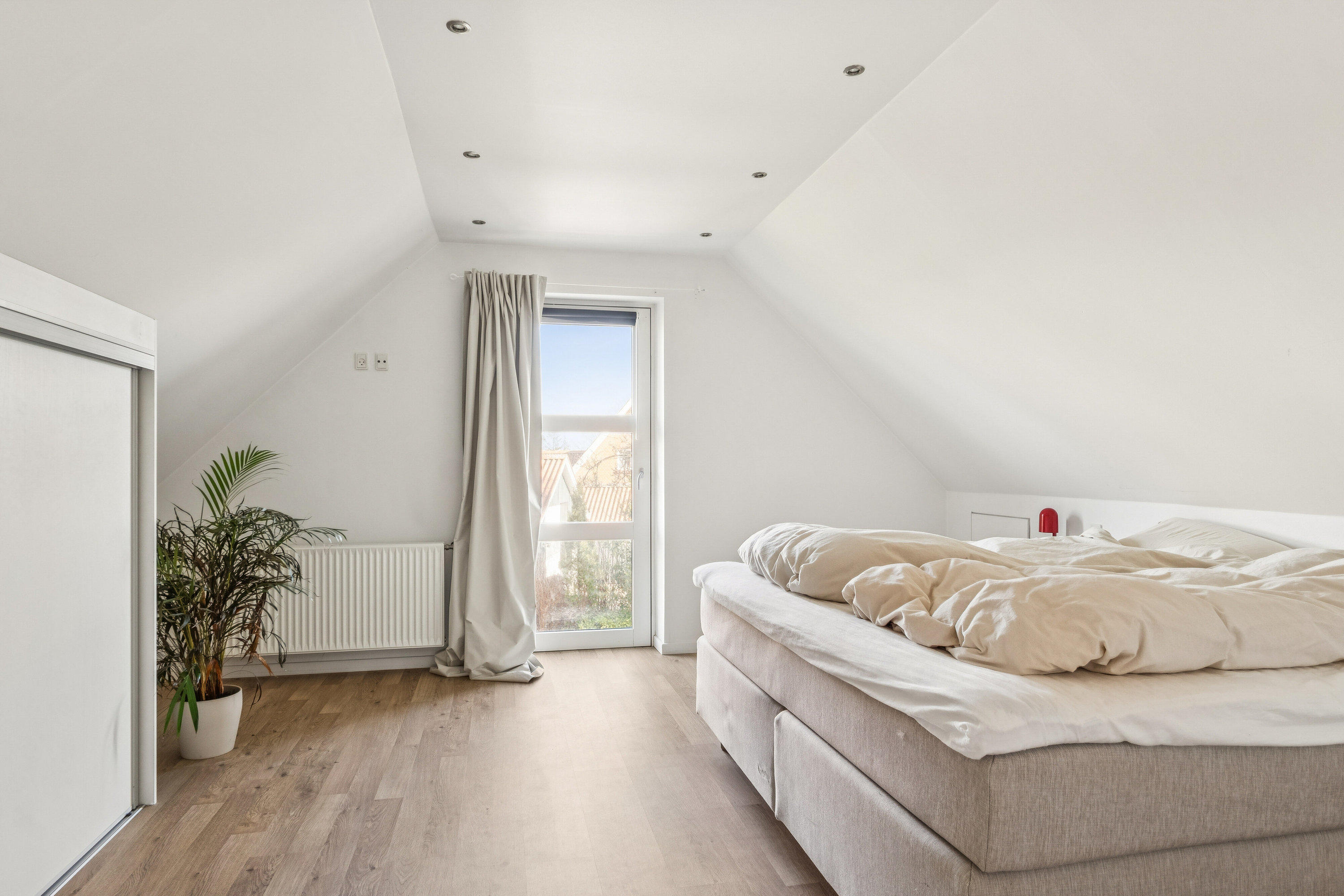 Fremhævet soveværelse billede i fuldskærmstilstand. Billede af Sømosen 1, Sjørslev, 8620 Kjellerup