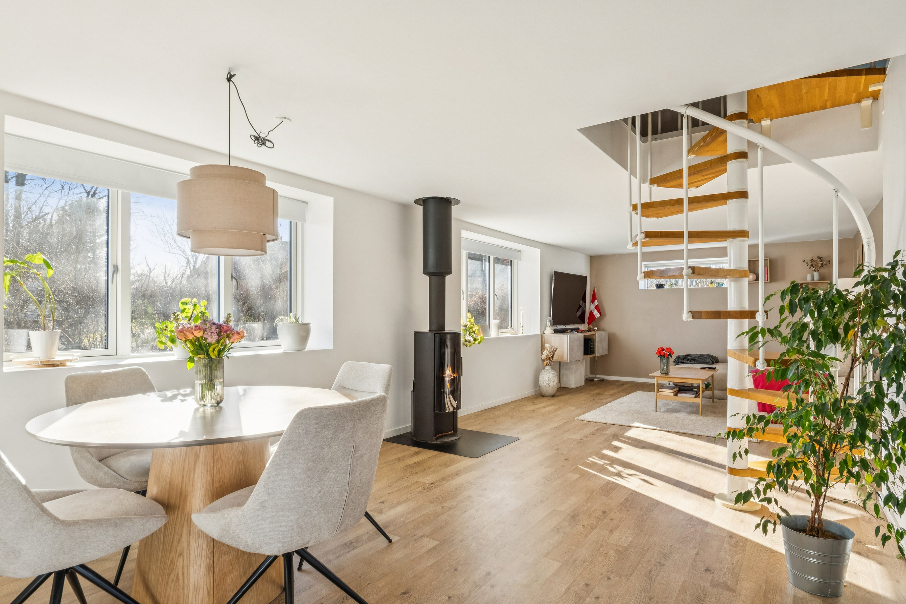 Fremhævet spisestue billede i fuldskærmstilstand. Billede af Sømosen 1, Sjørslev, 8620 Kjellerup