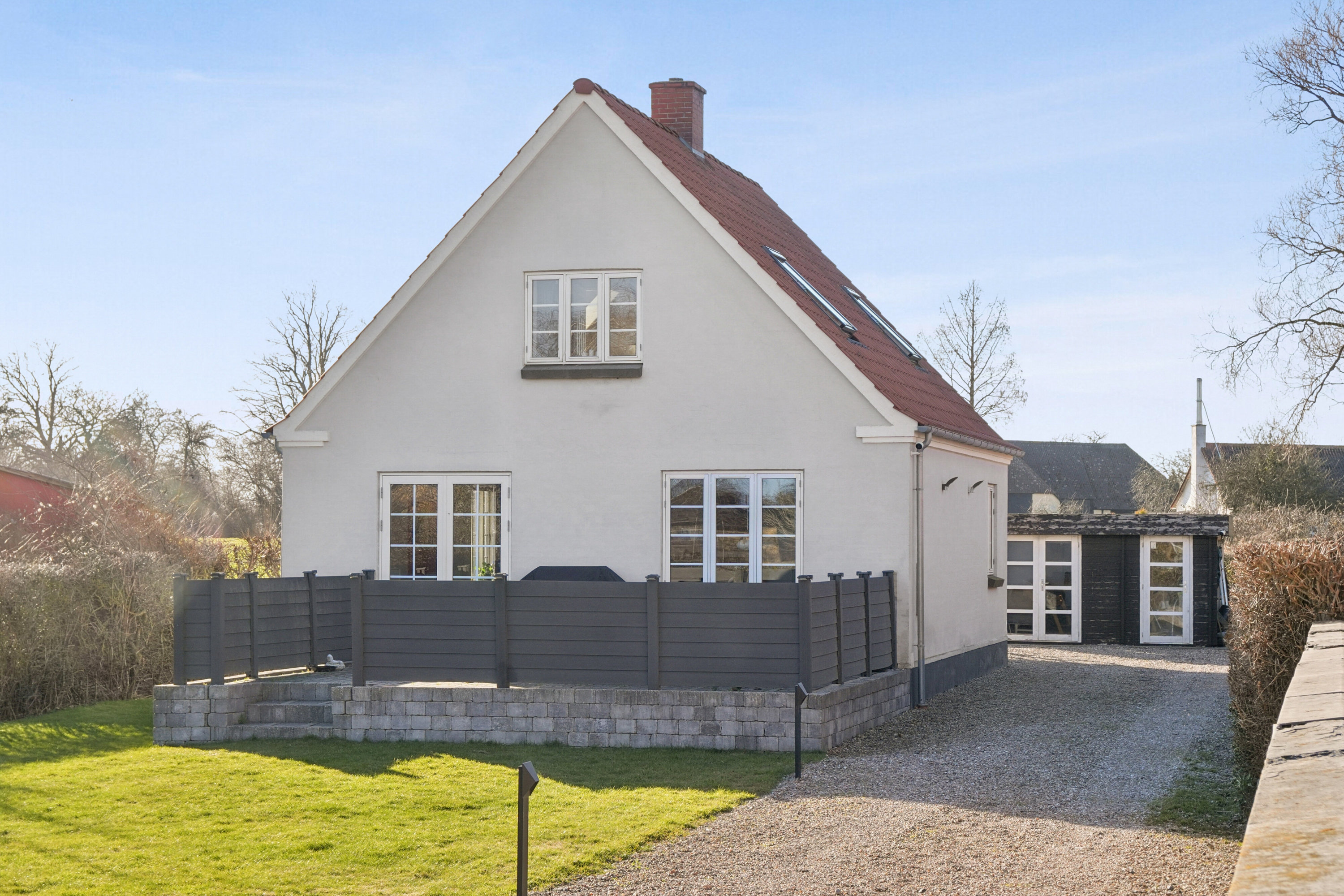 Fremhævet set fra haven billede i fuldskærmstilstand. Billede af Vågebjergvej 6, 5932 Humble