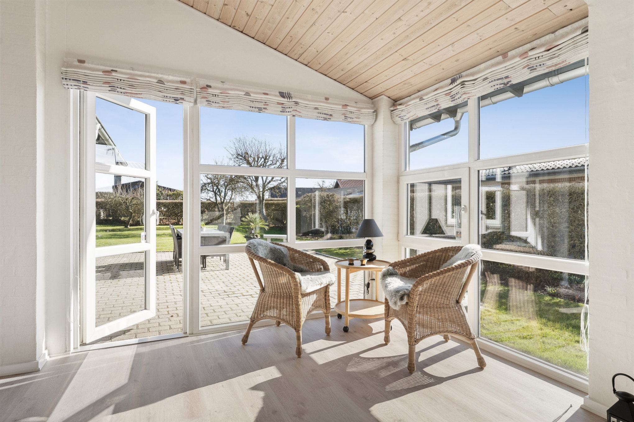 Fremhævet stue billede i fuldskærmstilstand. Billede af Dådyrvej 6, 8960 Randers SØ