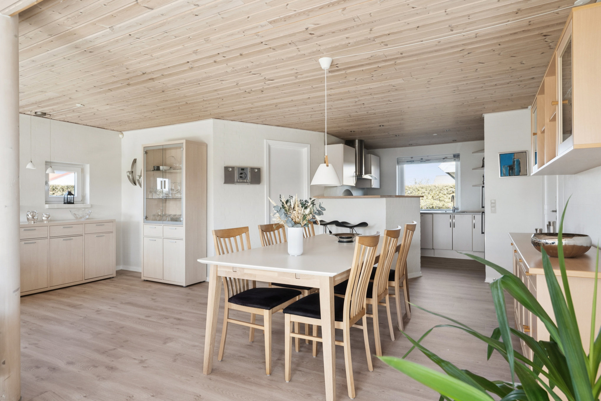 Fremhævet stue billede i fuldskærmstilstand. Billede af Dådyrvej 6, 8960 Randers SØ