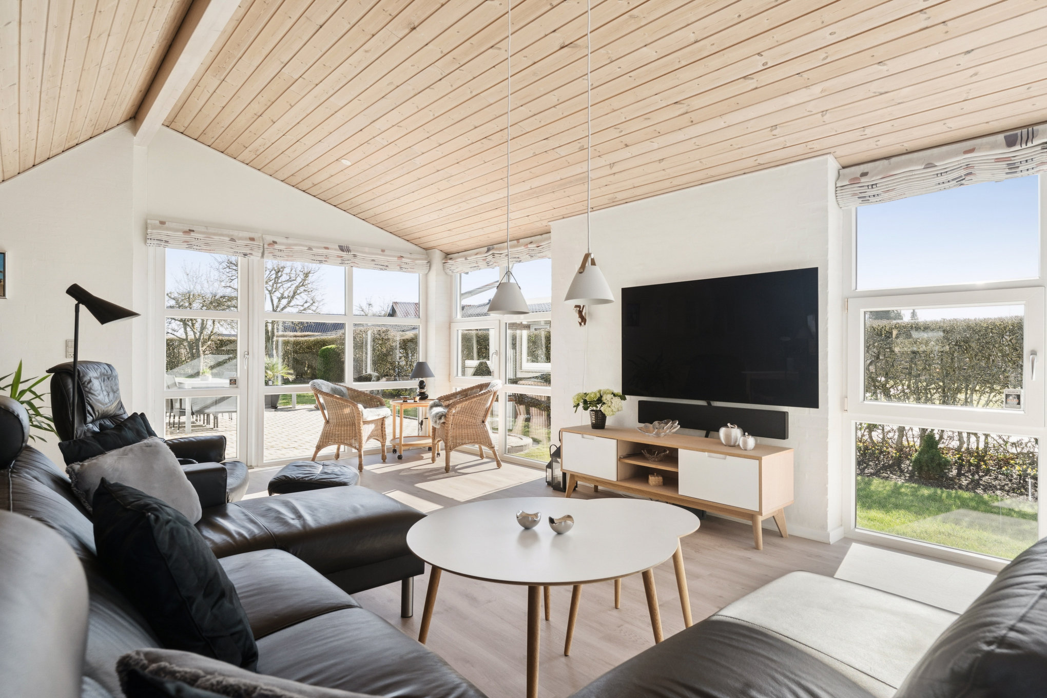 Fremhævet stue billede i fuldskærmstilstand. Billede af Dådyrvej 6, 8960 Randers SØ