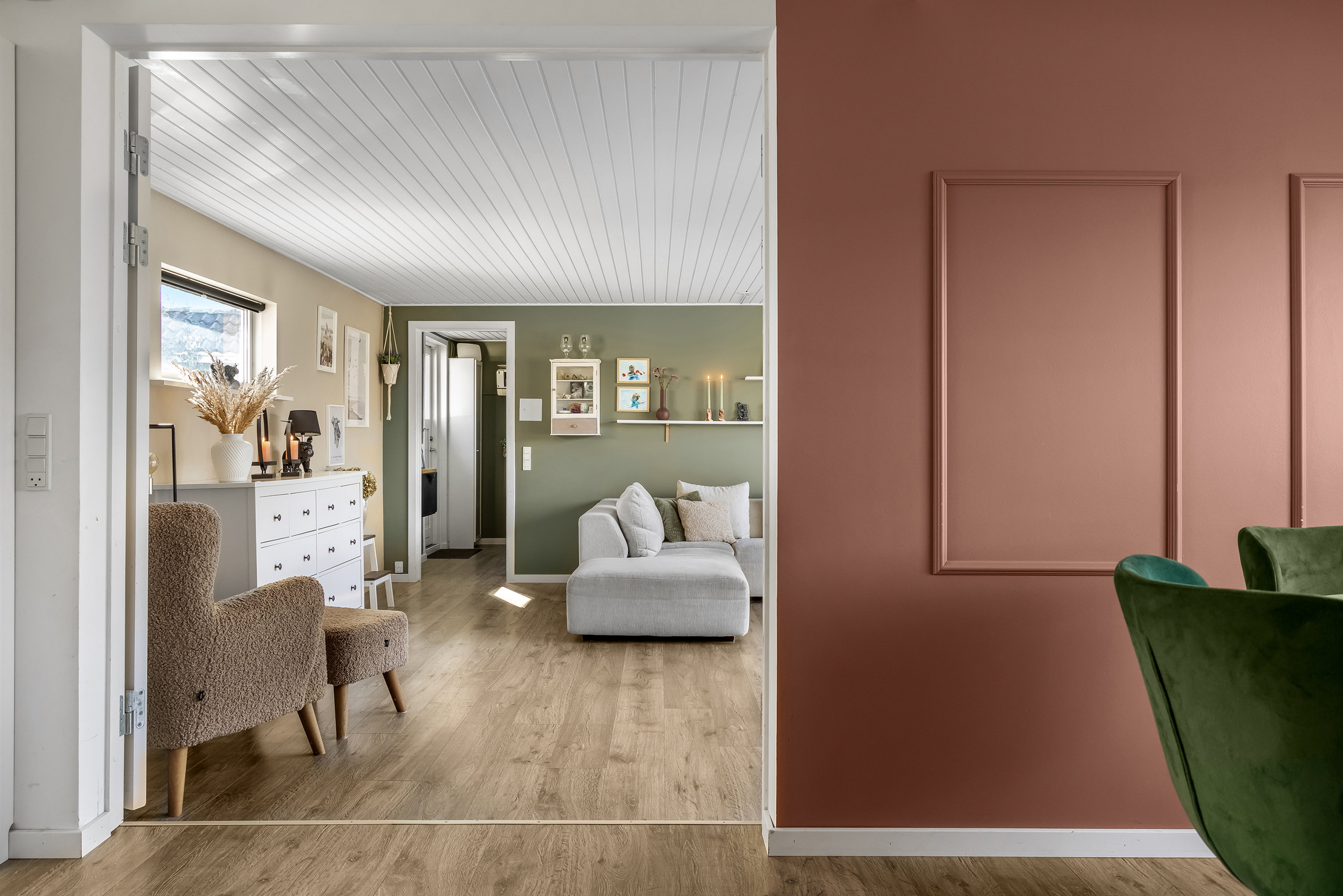 Fremhævet stue billede i fuldskærmstilstand. Billede af Skovvej 25, 4040 Jyllinge